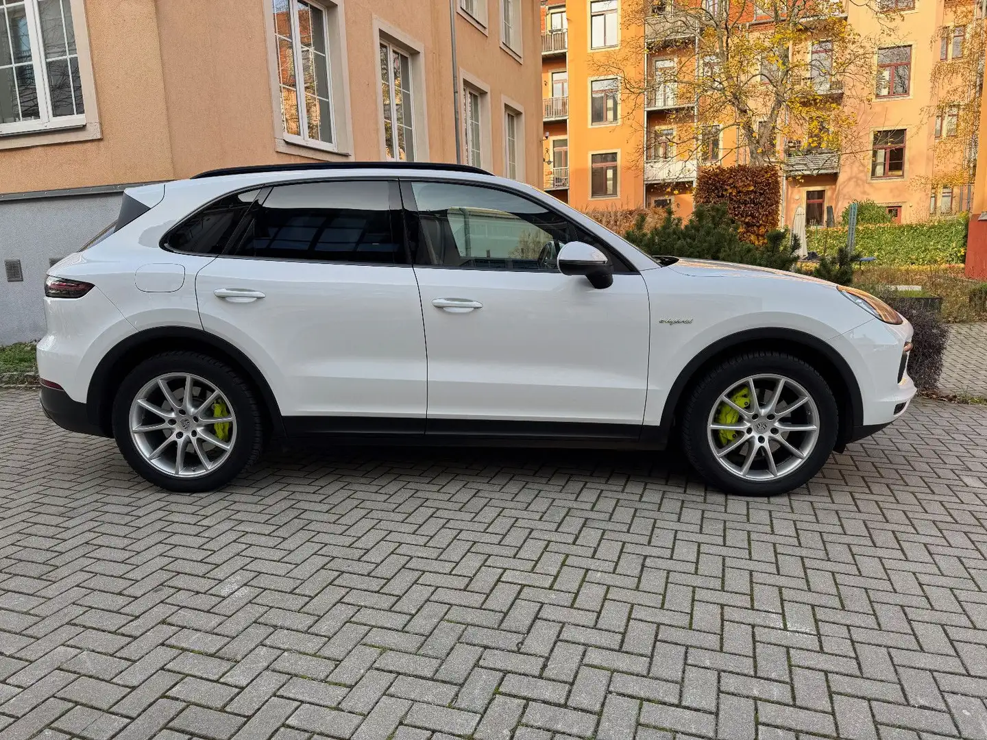 Porsche Cayenne E-Hybrid(Luft/BOSE/AHK/Pano Weiß - 2