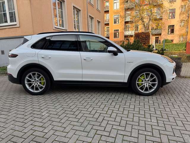 Porsche Cayenne E-Hybrid(Luft/BOSE/AHK/Pano