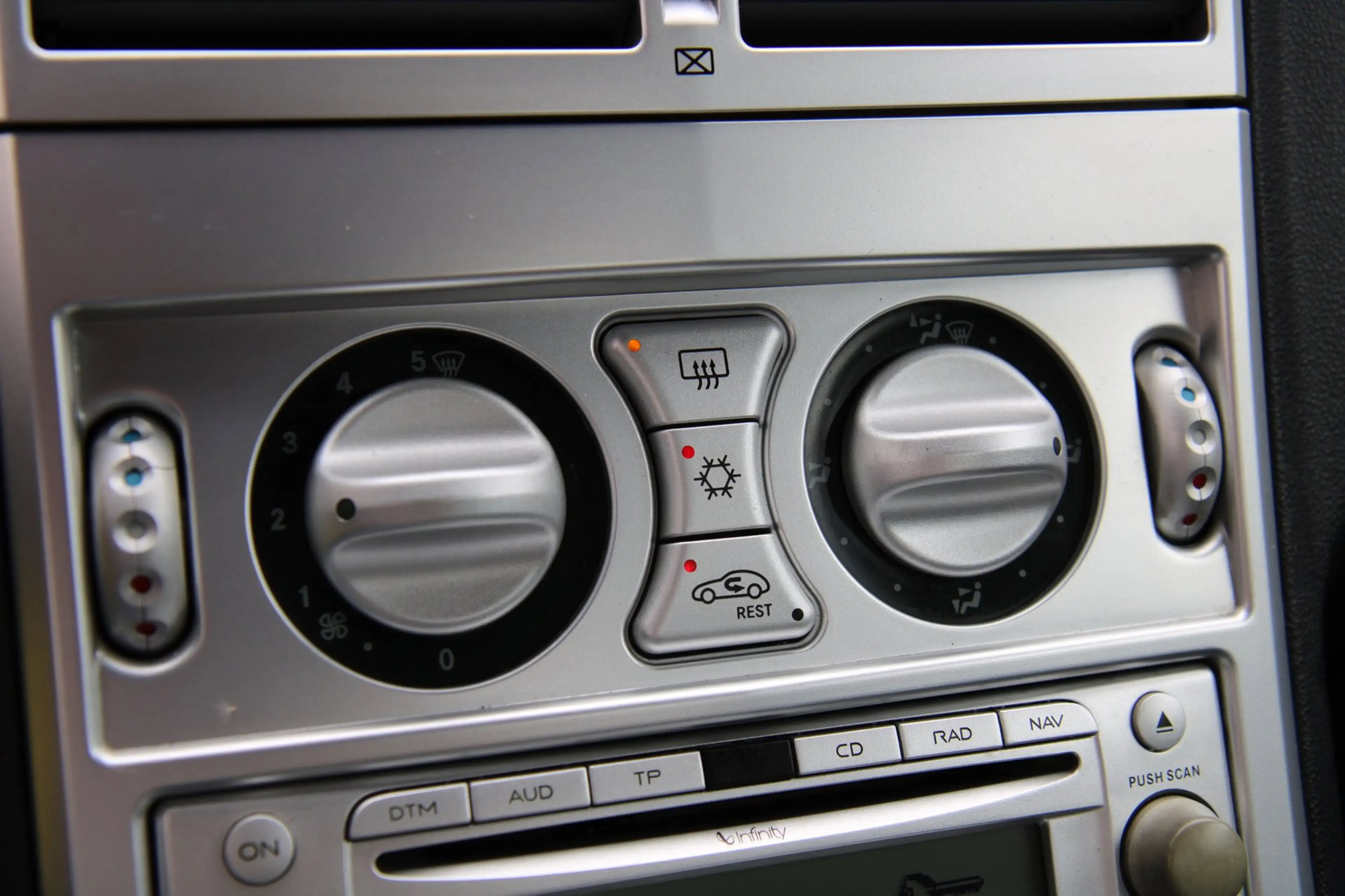 Chrysler Crossfire 3.2 V6 Limited Automaat Cruise Airco !! — photo 18