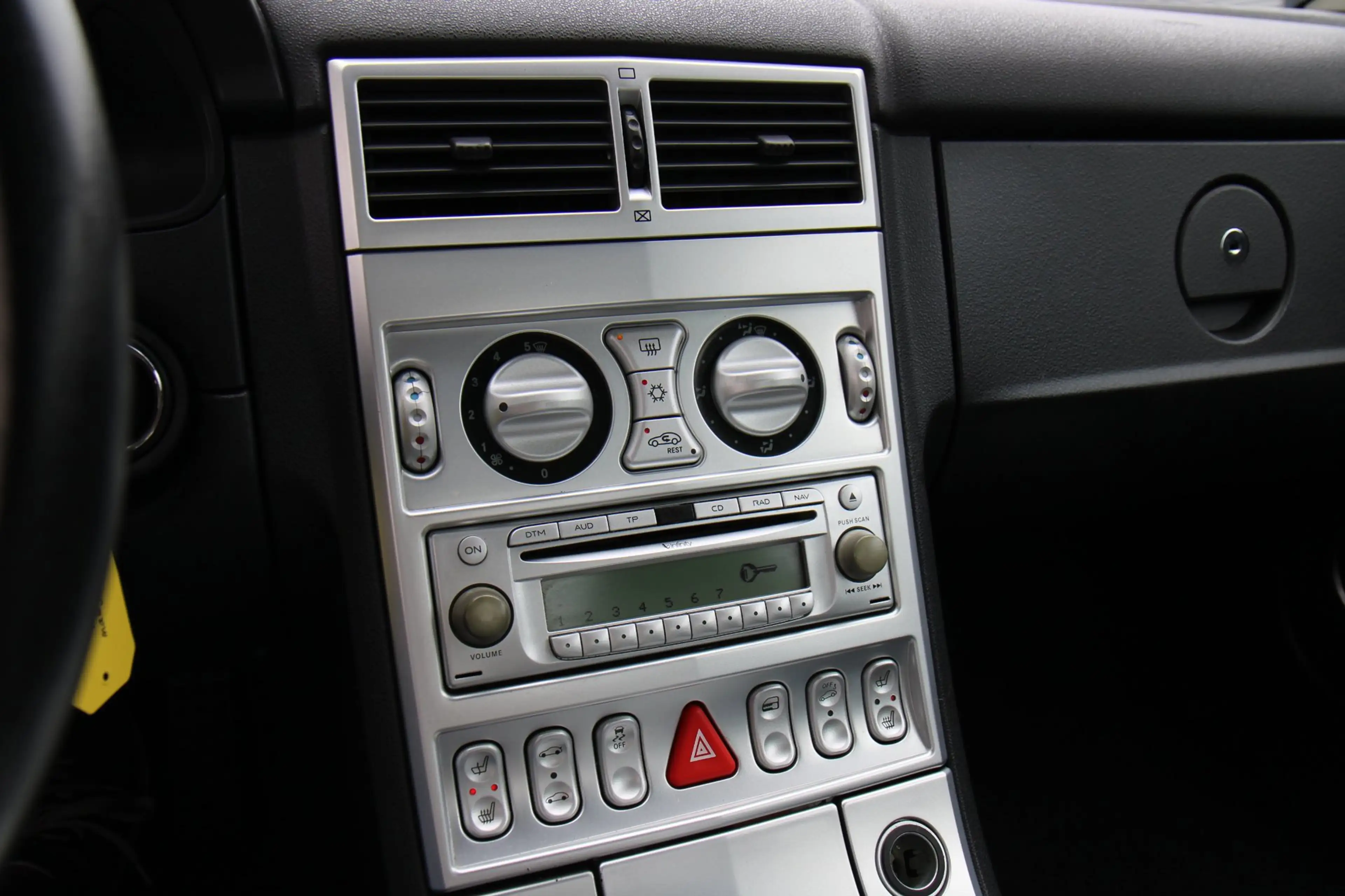 Chrysler Crossfire 3.2 V6 Limited Automaat Cruise Airco !! — photo 15