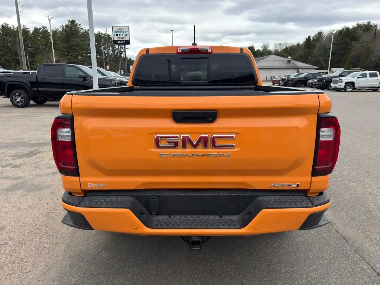 GMC Canyon снимка GMC Canyon