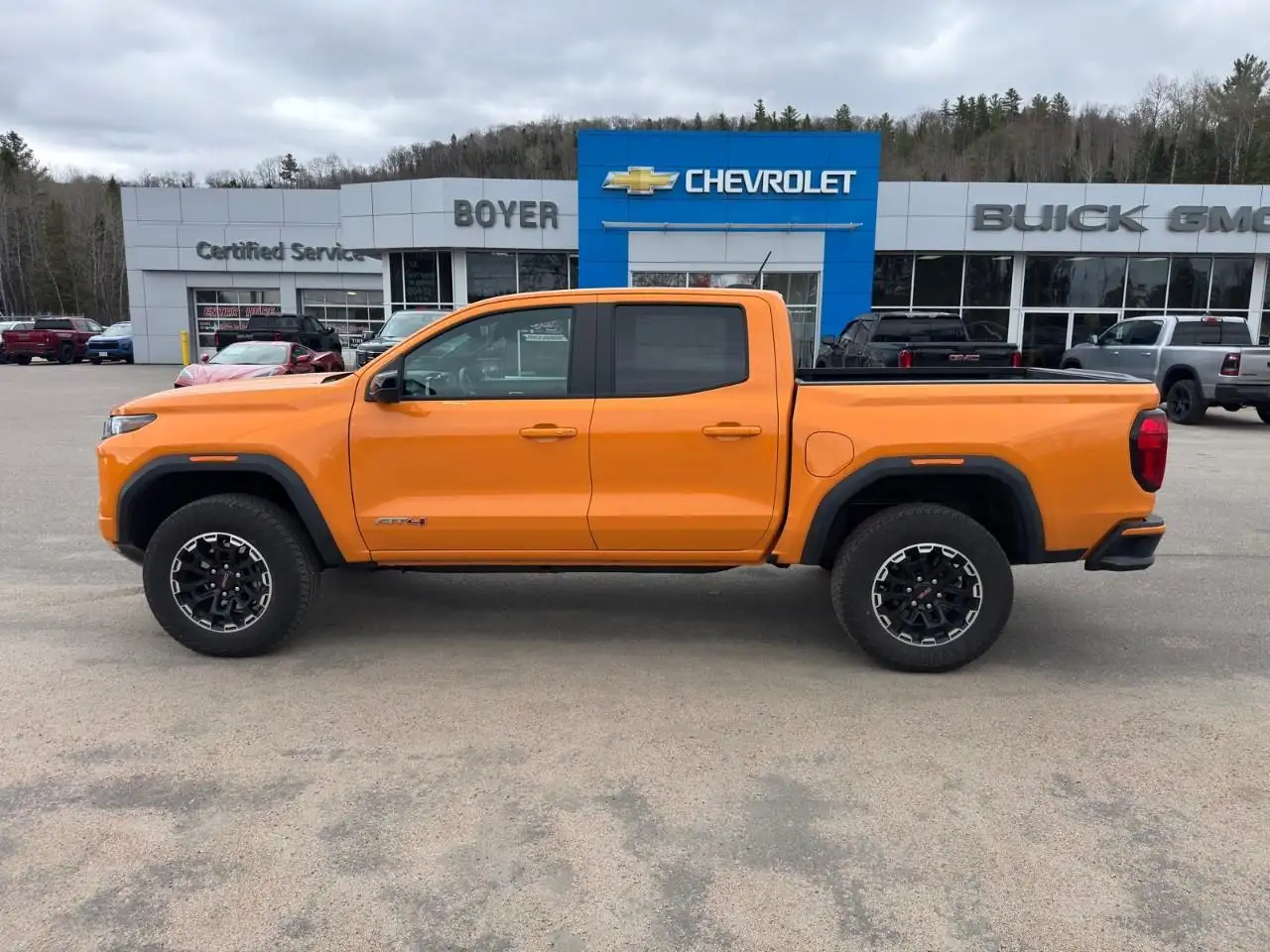 GMC Canyon снимка GMC Canyon