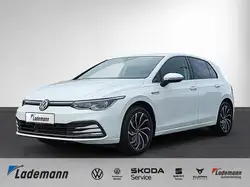Volkswagen Golf VIII 2.0 TSI DSG STYLE IQ.LIGHT+NAVI+HEAD U