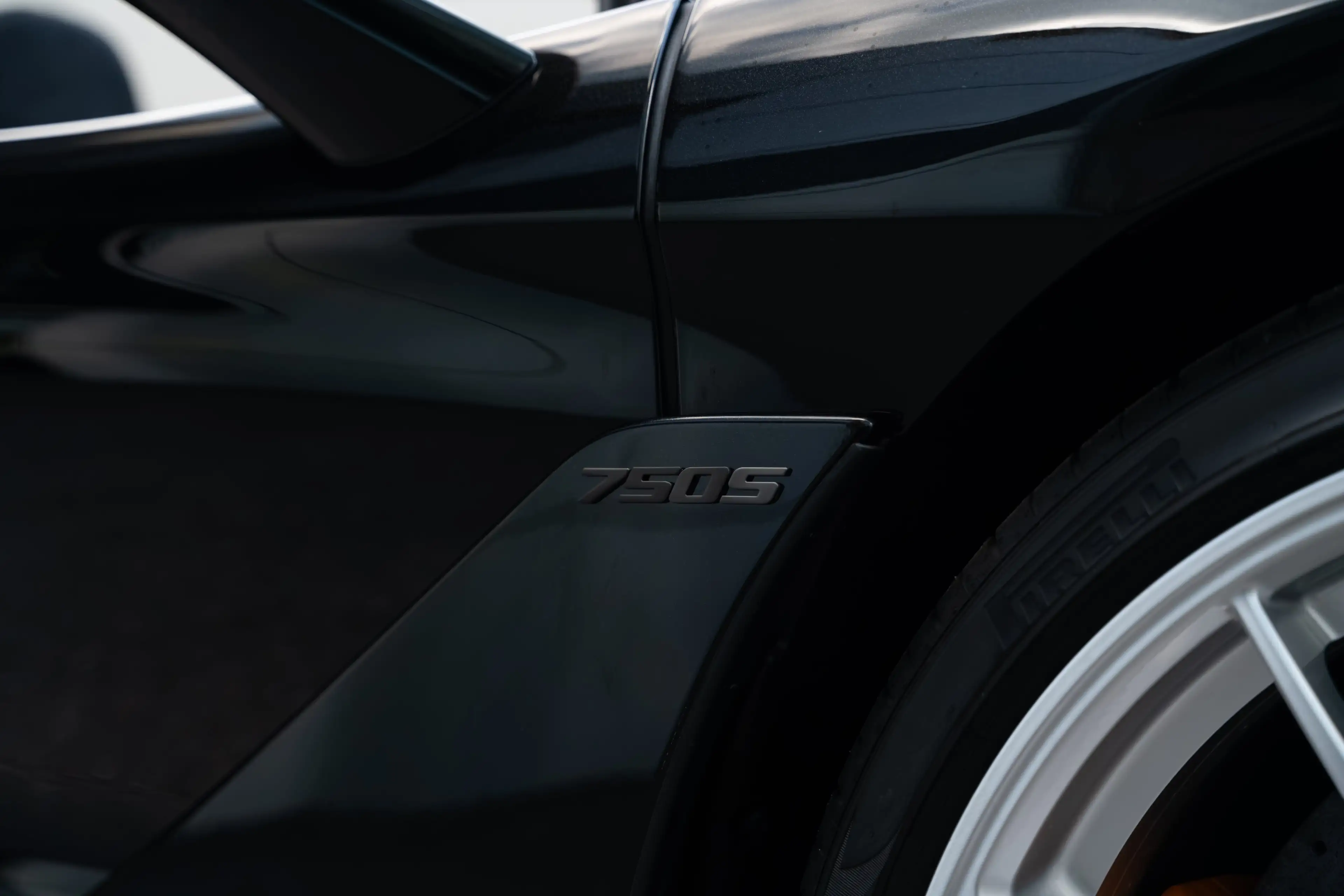 McLaren 750S Spider CF Exterior I Onyx I B&W — photo 10