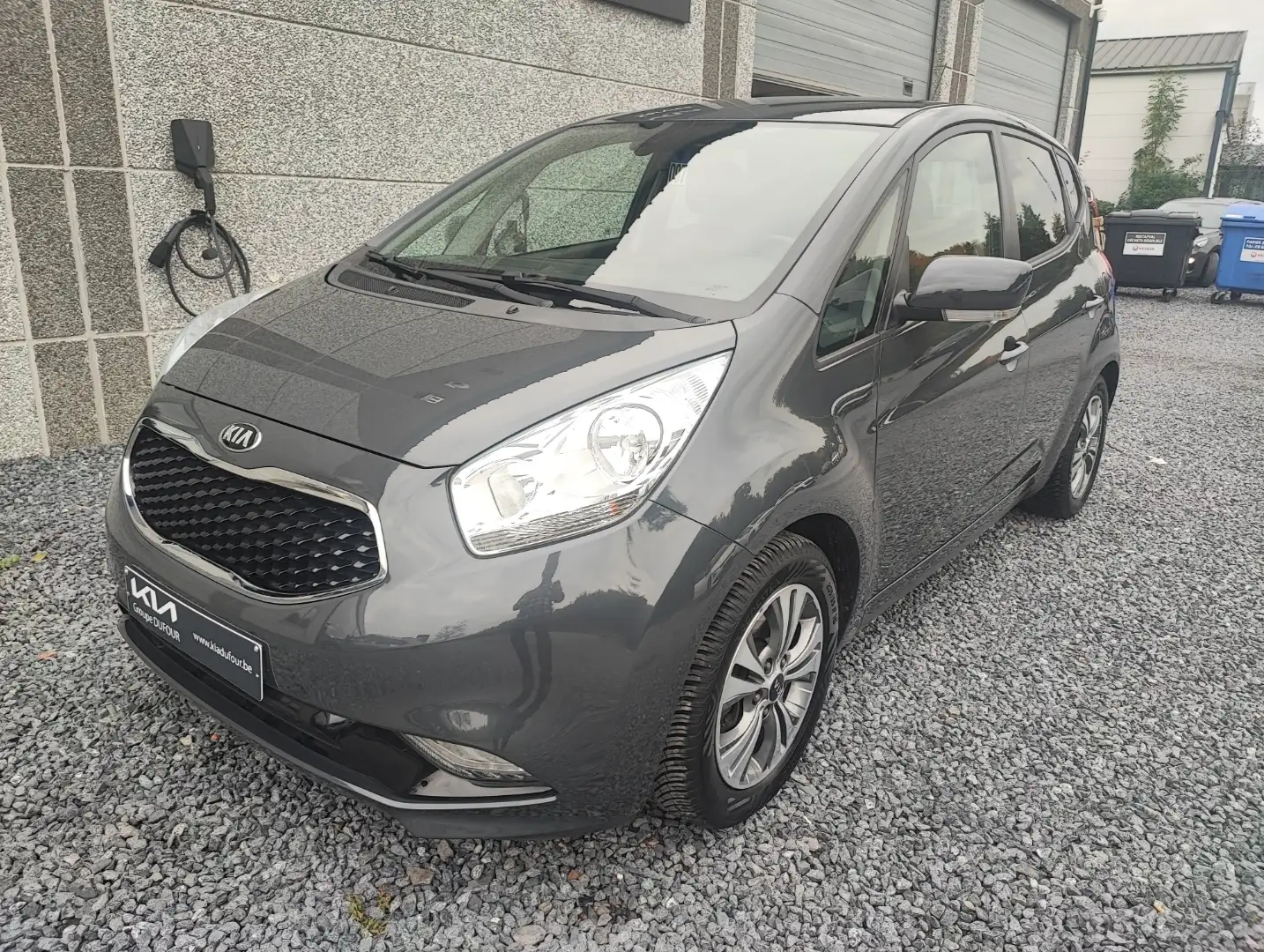 Kia Venga World edition 1.6 ESS 124 CV Grau - 2