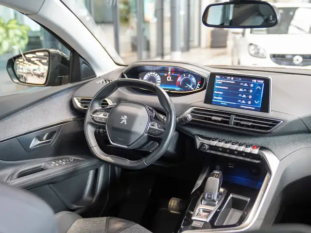 Peugeot 3008 view 9
