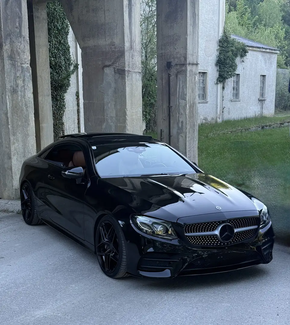 Mercedes-Benz E 400 4MATIC Aut. Schwarz - 2