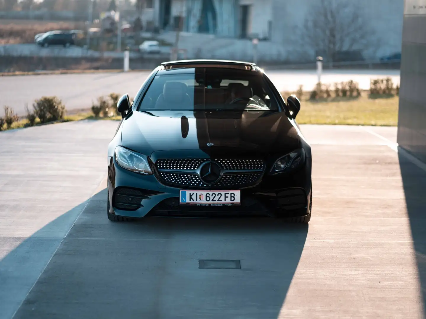 Mercedes-Benz E 400 4MATIC Aut. Schwarz - 2