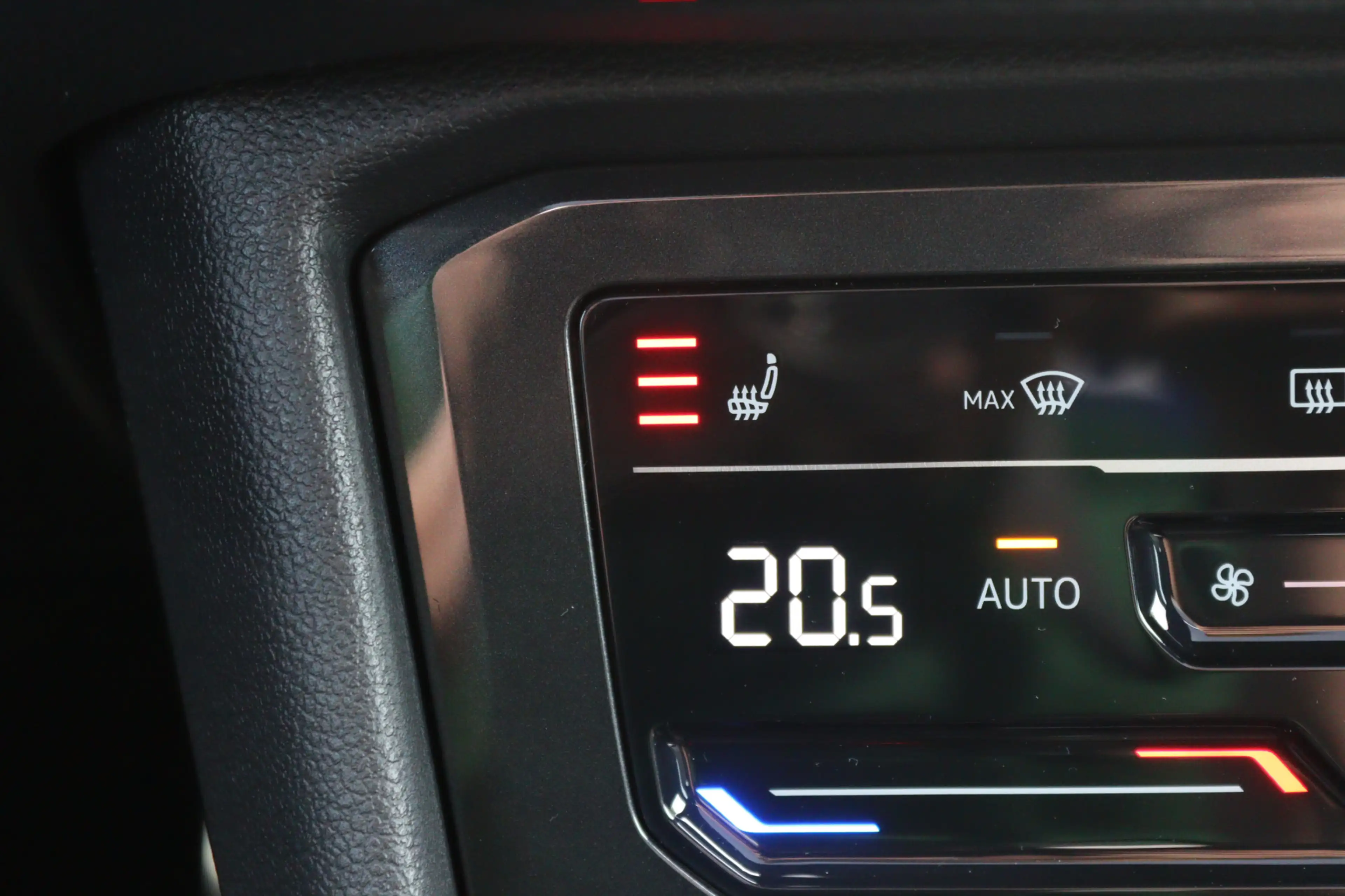 SEAT Tarraco 1.4 TSI 180kW e-Hybrid FR LED/ACC/Camera/Keyless/E — photo 24
