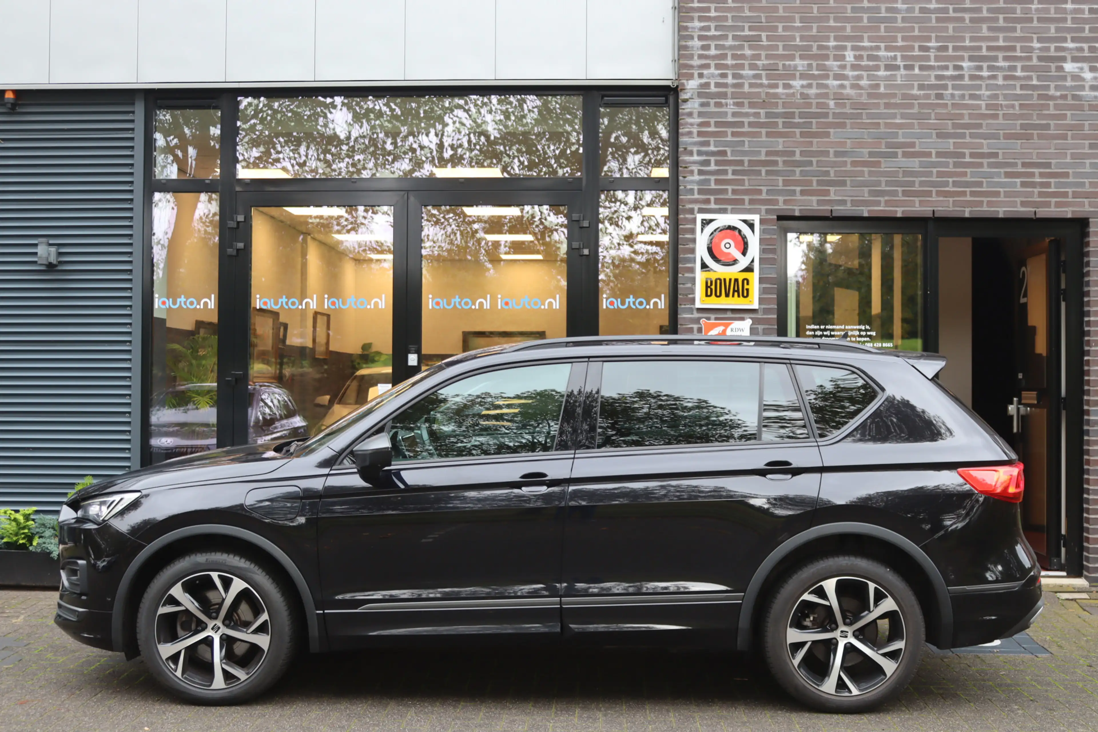 SEAT Tarraco 1.4 TSI 180kW e-Hybrid FR LED/ACC/Camera/Keyless/E — photo 3