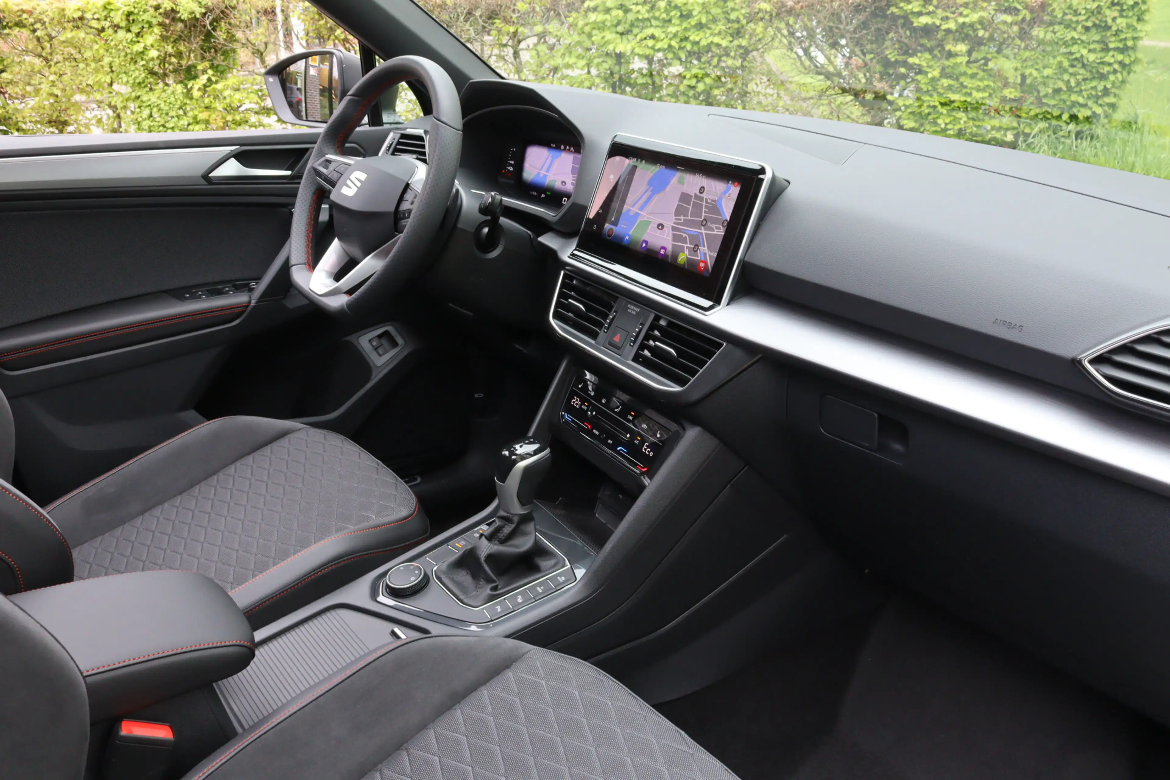 SEAT Tarraco 1.4 TSI 180kW e-Hybrid FR LED/ACC/Camera/Keyless/E — photo 9