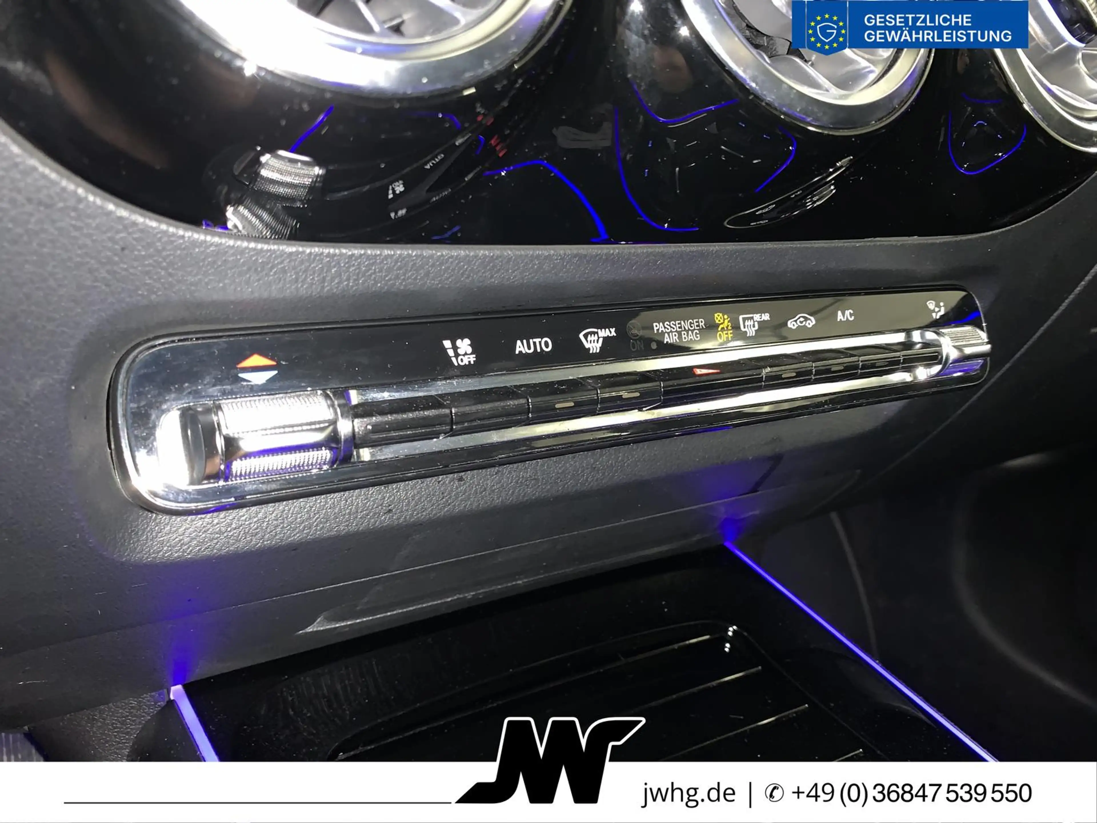 Mercedes-Benz GLA 200 Progressive Widscr Kam Distr+ Unfallfrei — photo 11