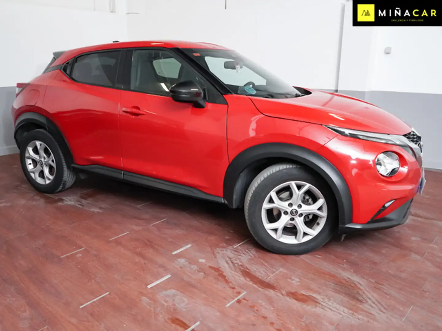 Nissan Juke 1.0 DIG-T Acenta 4x2 114 Rojo - 2