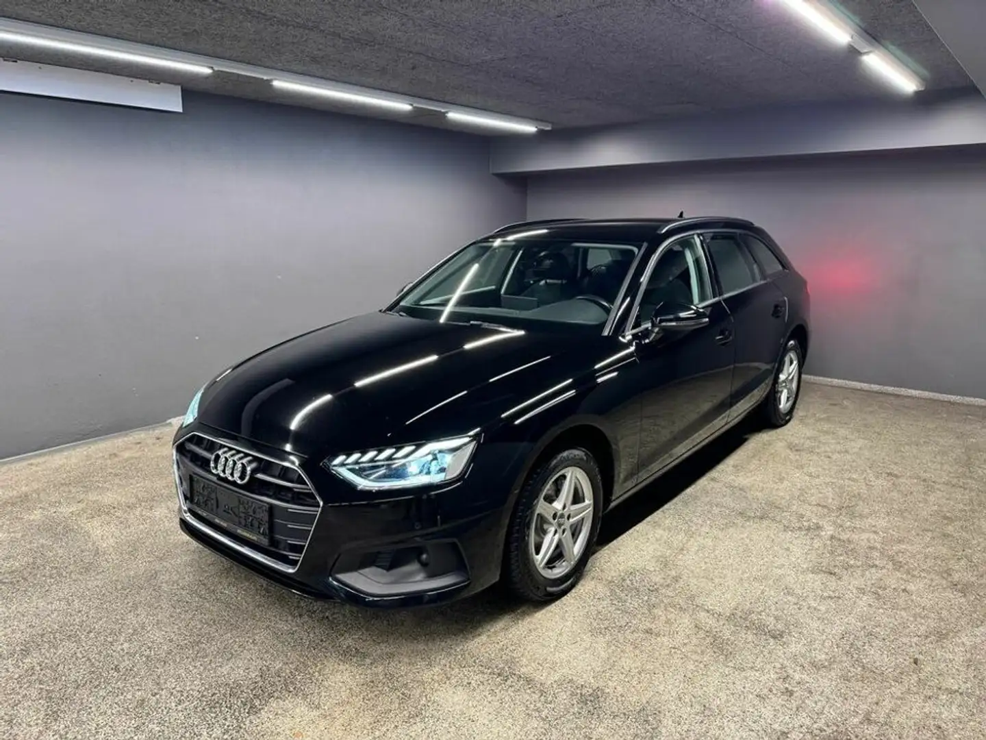 Audi A4 35 TDI basis Noir - 1