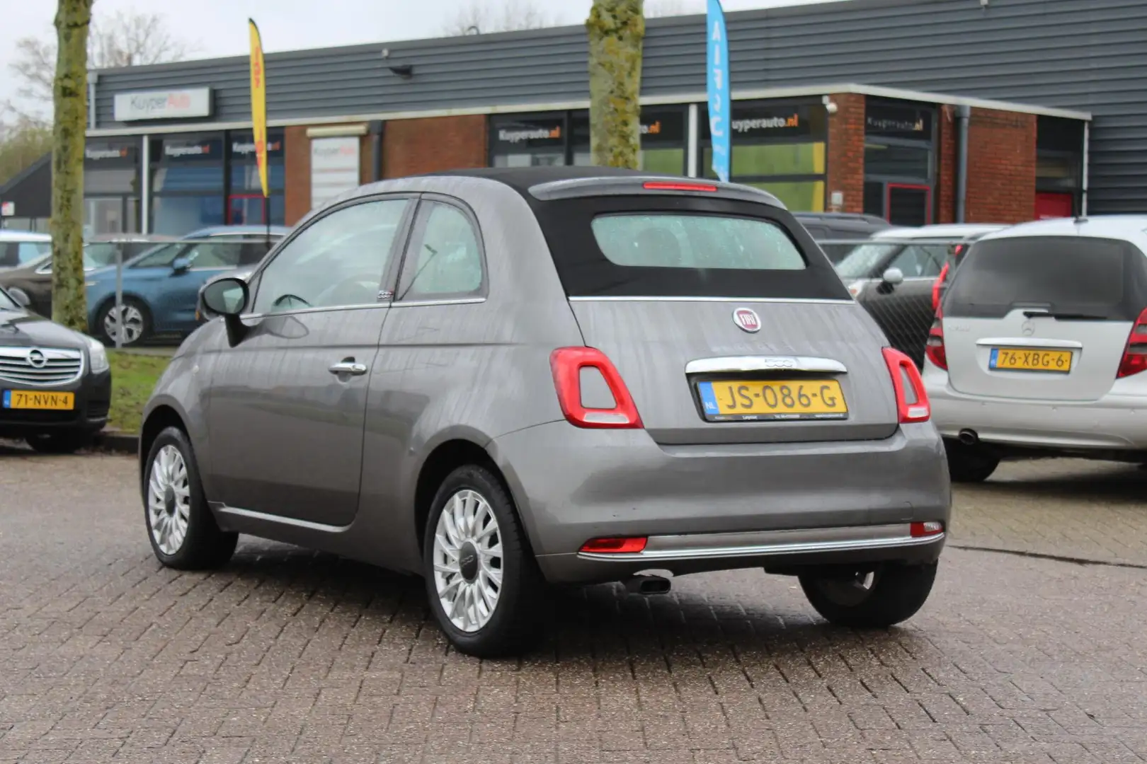 Fiat 500C 0.9 TwinAir Turbo Lounge cabrio multimedia Grijs - 2