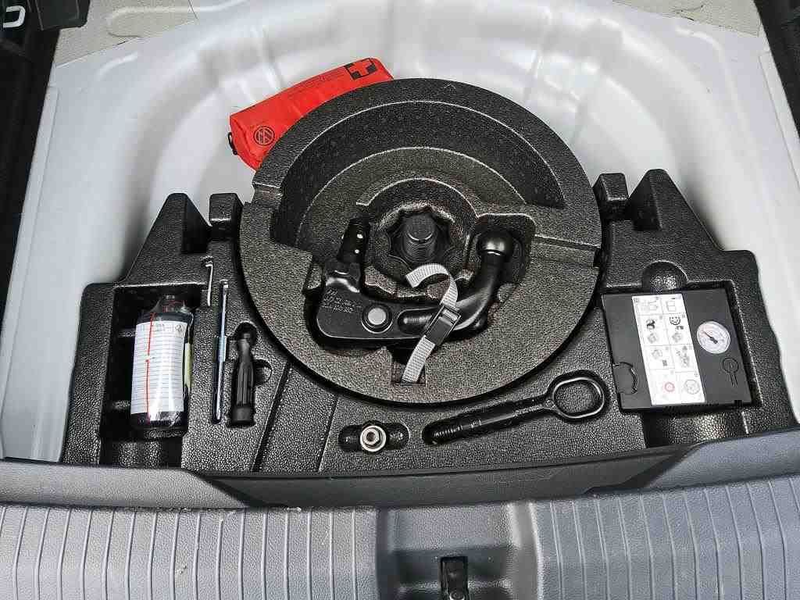 Volkswagen T-Roc R-Line 1.5 TSI DSG/ACC/KAM/AHK/SHZ/LED/PDC — photo 9