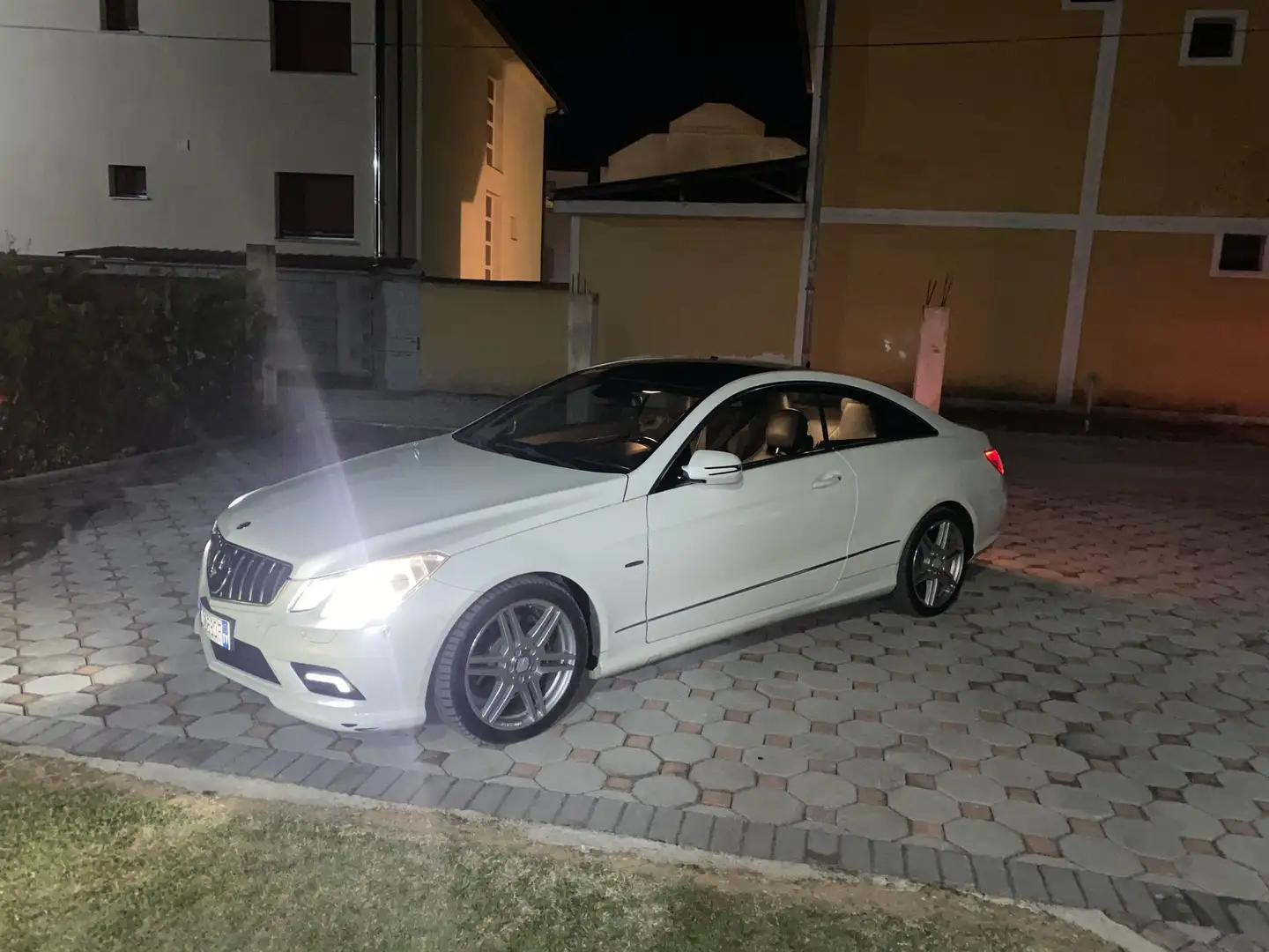 Mercedes-Benz E 350 Coupe cdi be Avantgarde auto Bianco - 2