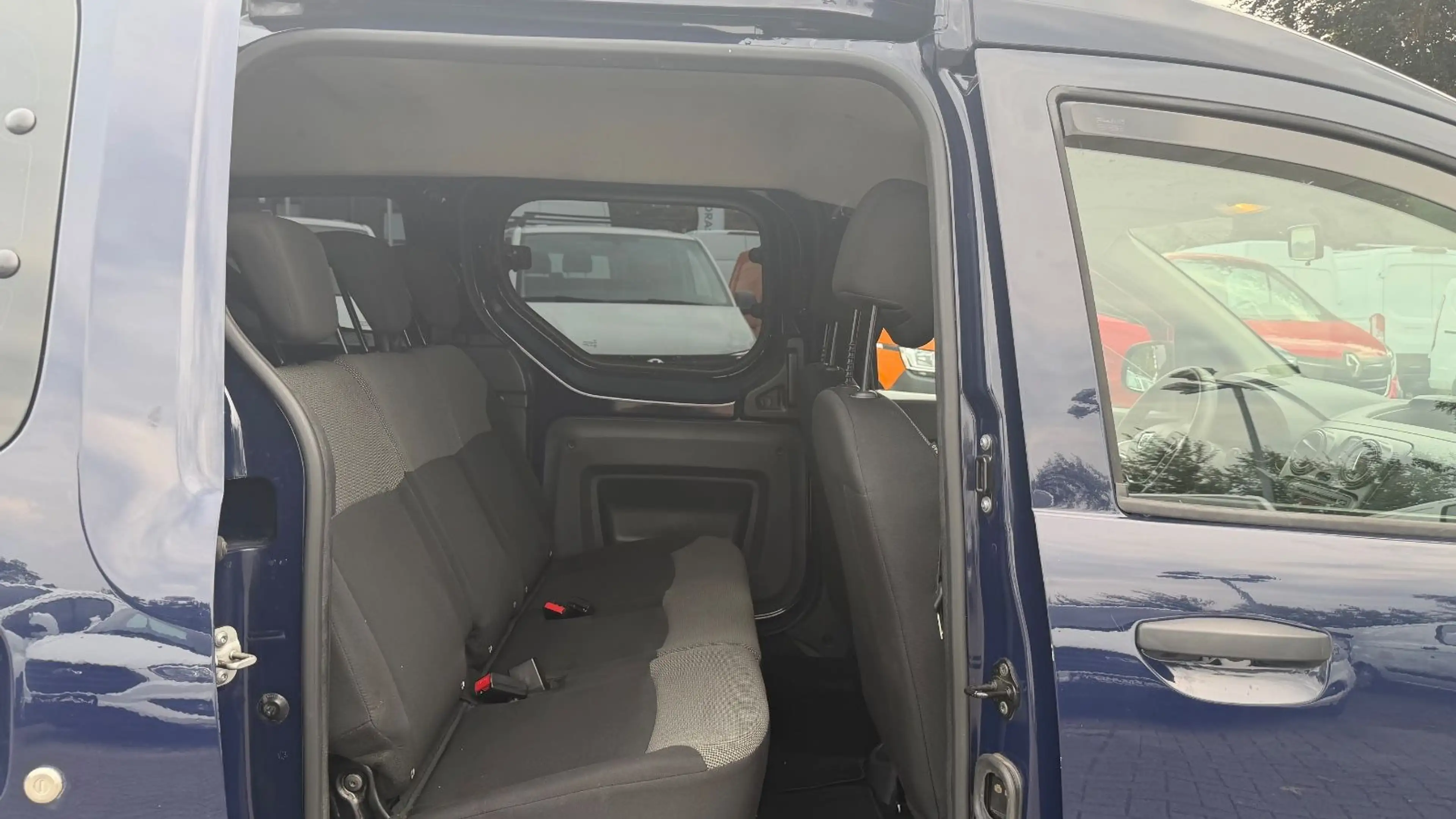 Dacia Dokker DOKKER 1.5 DCI ESSENTIAL 5-SITZER/TÜV 01.2018 — photo 9