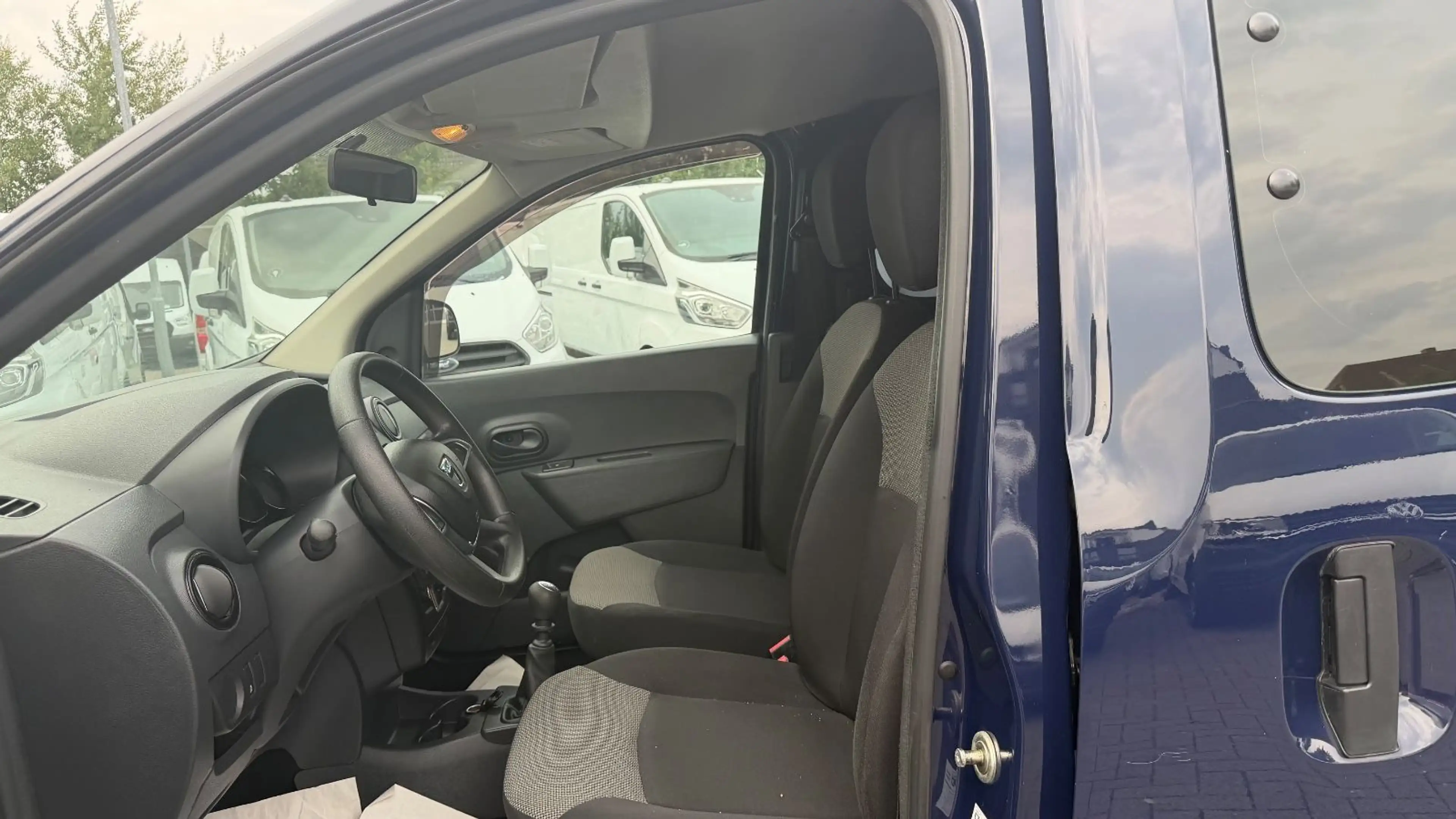 Dacia Dokker DOKKER 1.5 DCI ESSENTIAL 5-SITZER/TÜV 01.2018 — photo 6