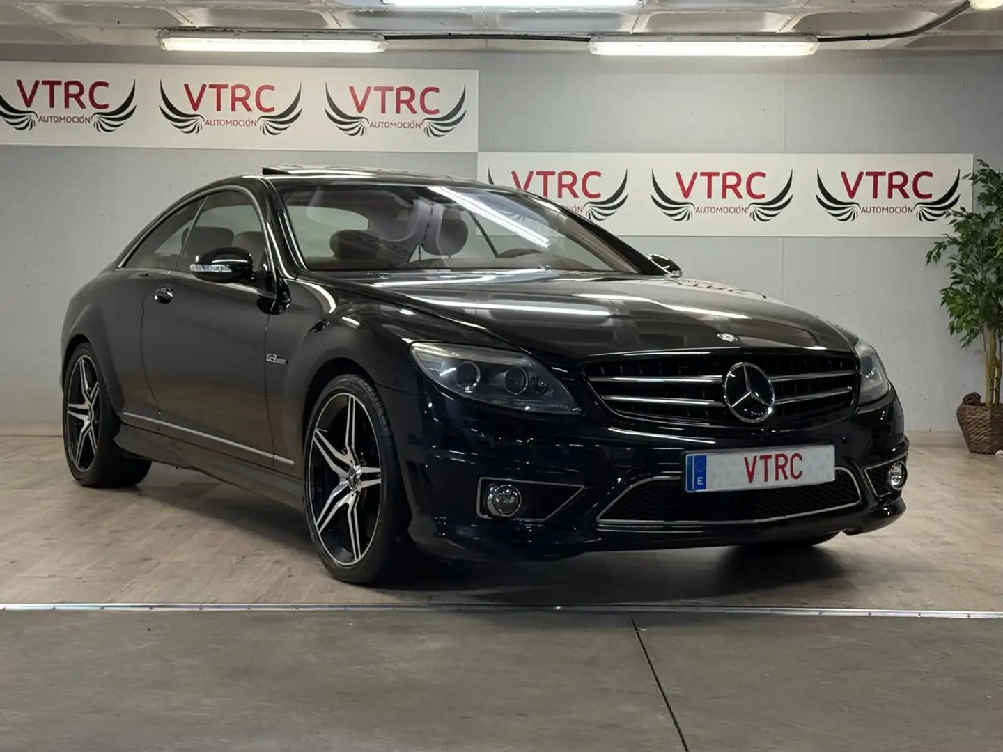 Mercedes-Benz CL 63 AMG Aut. Schwarz - 1