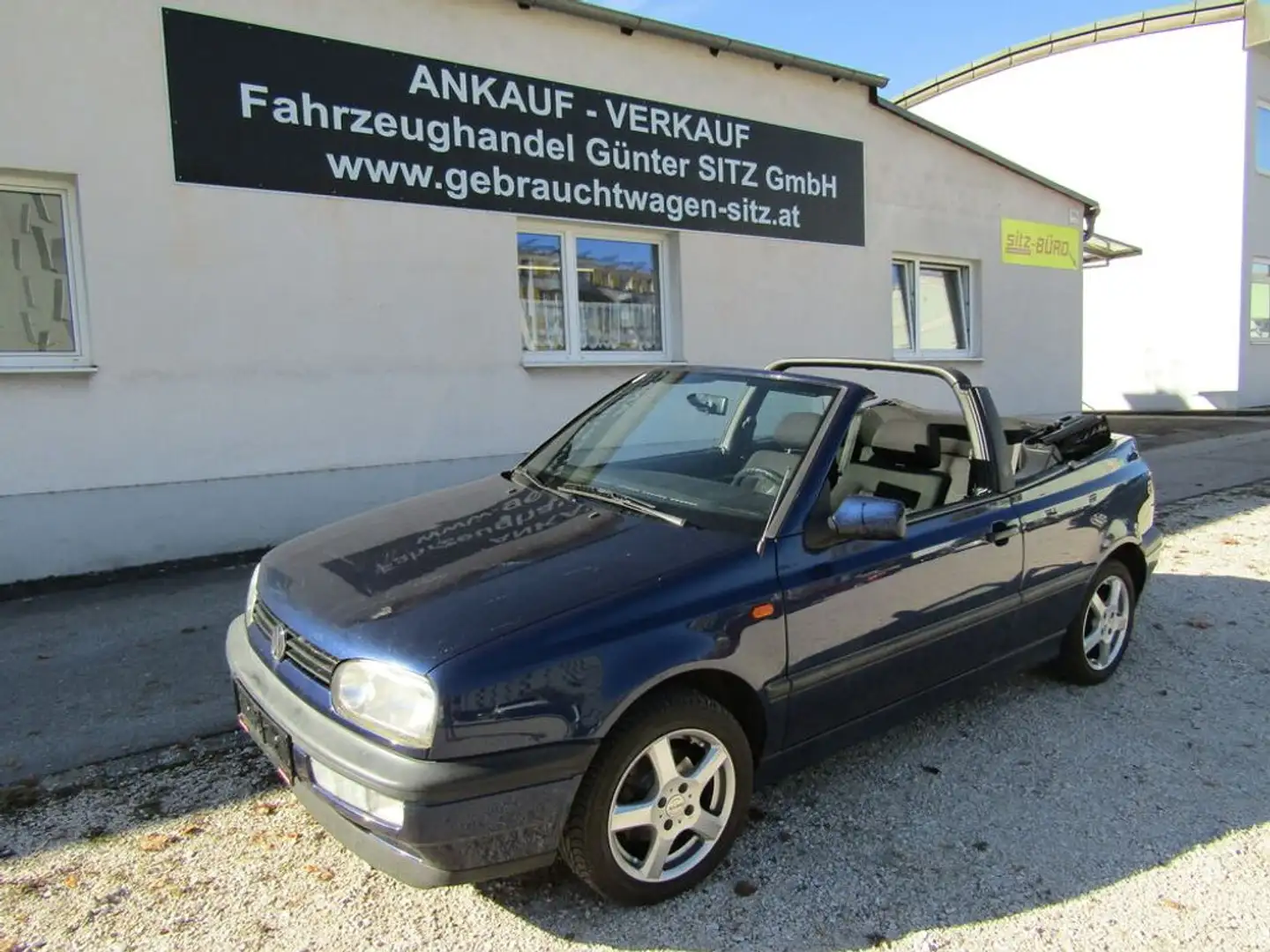 Volkswagen Golf Basis Blau - 1