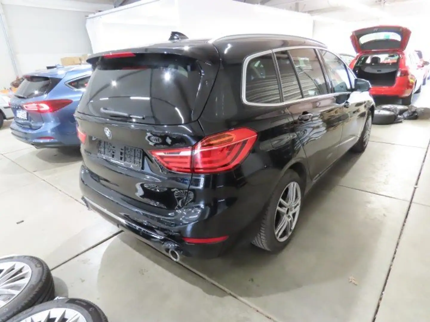 BMW 220 d Gran Tourer ACC El.Heckkl. Navi LED BLIS Czarny - 2