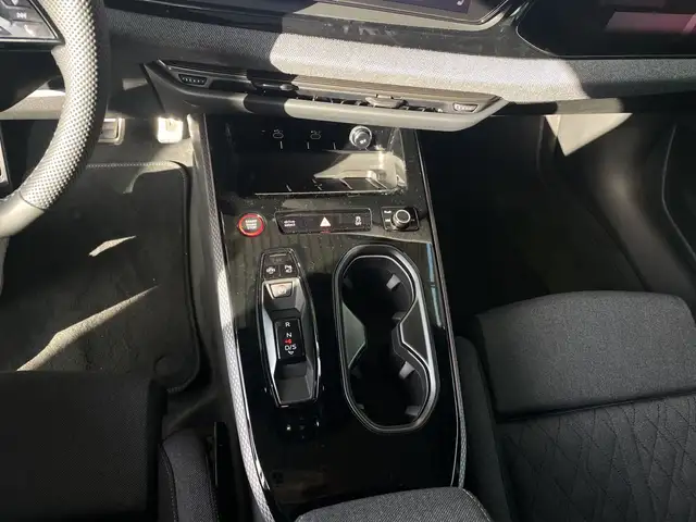 Audi A6 view 14