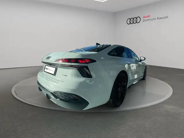 Audi A6 view 6
