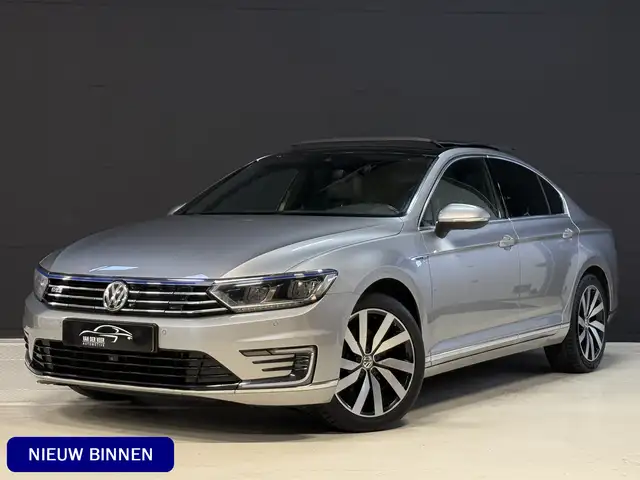 Volkswagen Passat 1.4 TSI GTE Highline | Panoramadak | SoH 94% | Ele