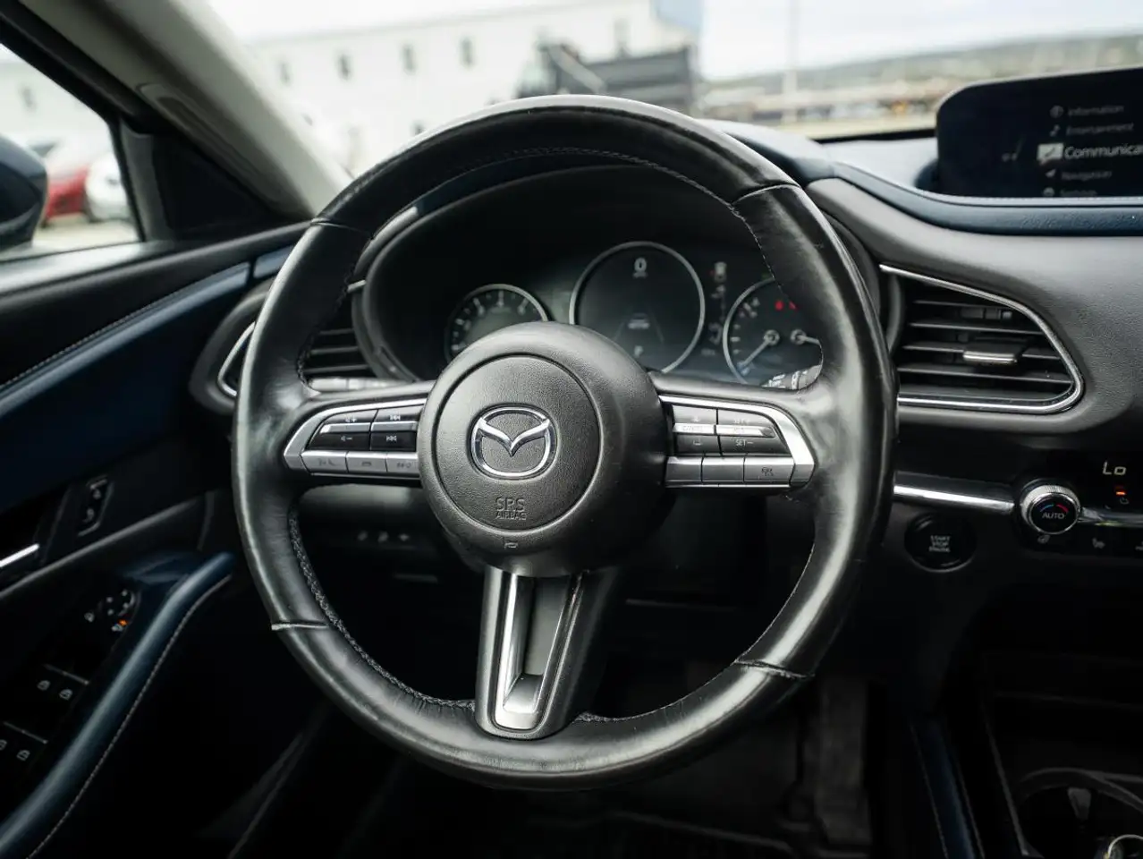 Mazda CX-30 photo Mazda CX-30