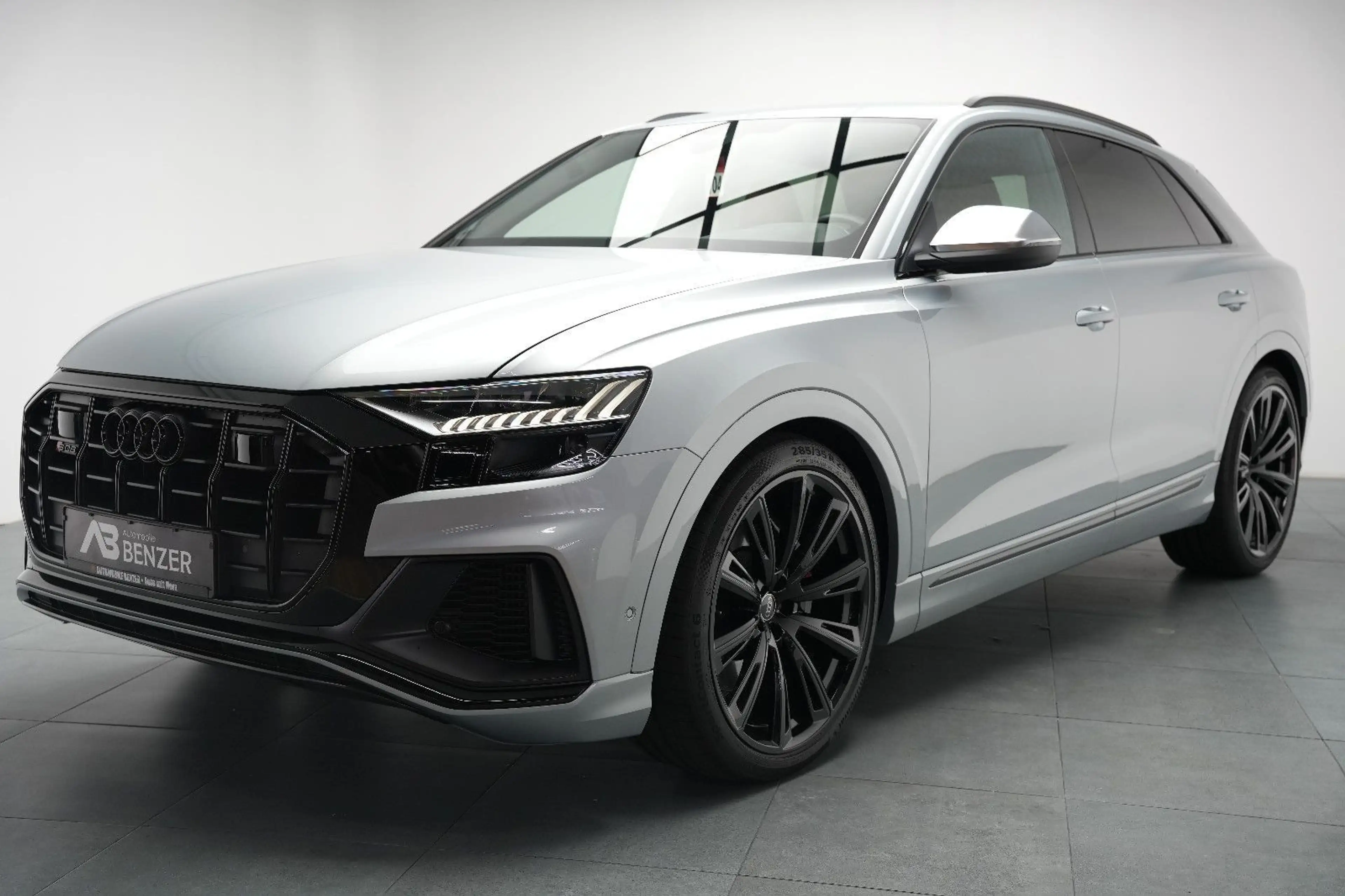 Audi SQ8 4.0 TFSI quattro/EXCLUSIVE/ALCANTARA/BLACK — photo 2
