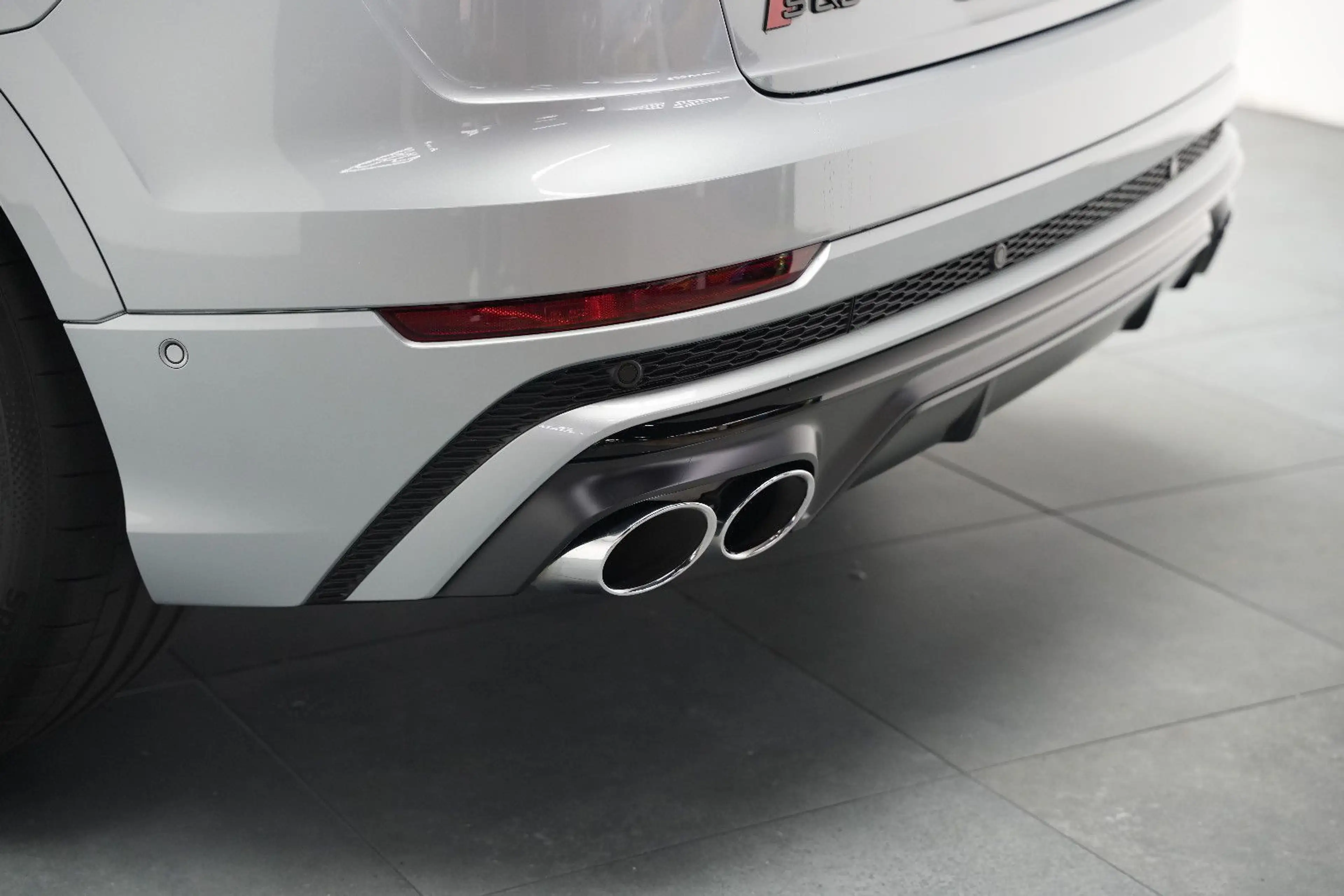 Audi SQ8 4.0 TFSI quattro/EXCLUSIVE/ALCANTARA/BLACK — photo 13