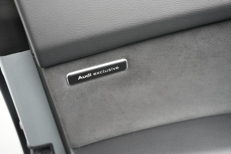 Audi SQ8 4.0 TFSI quattro/EXCLUSIVE/ALCANTARA/BLACK — photo 15
