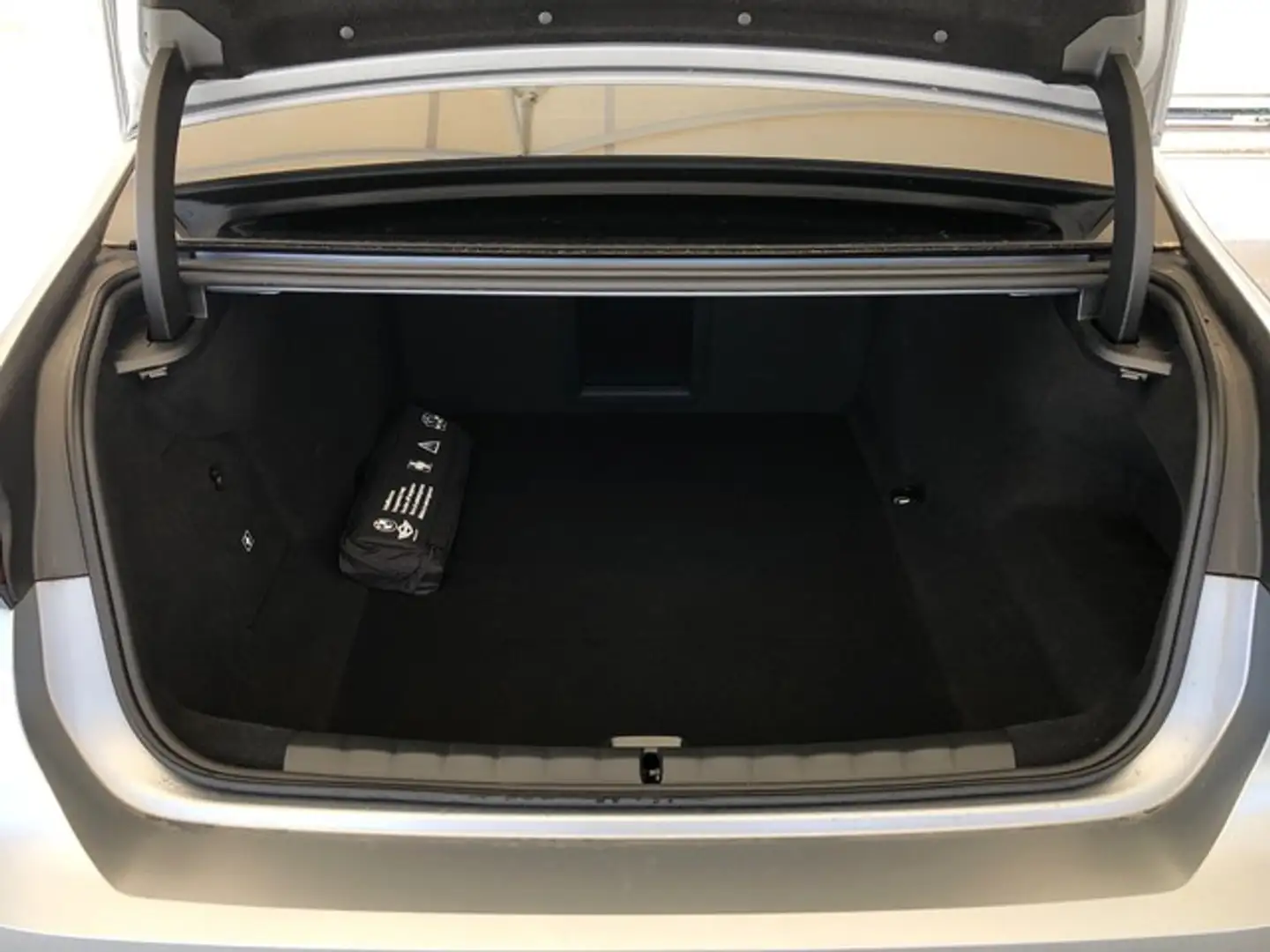 BMW i7 xDrive 60 Gris - 2