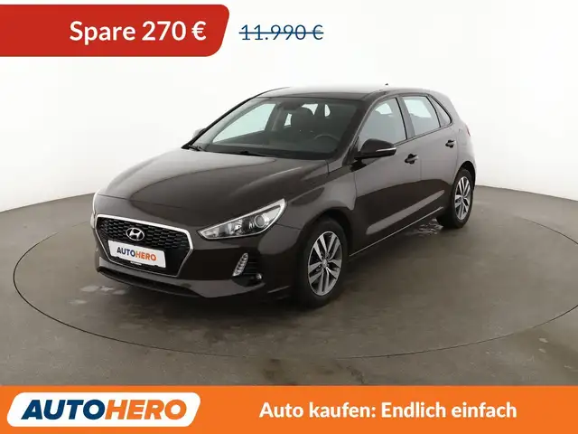 Hyundai i30 1.6 CRDi Premium*TEMPO*PDC*SHZ*AHK*KLIMA*GARANTIE*
