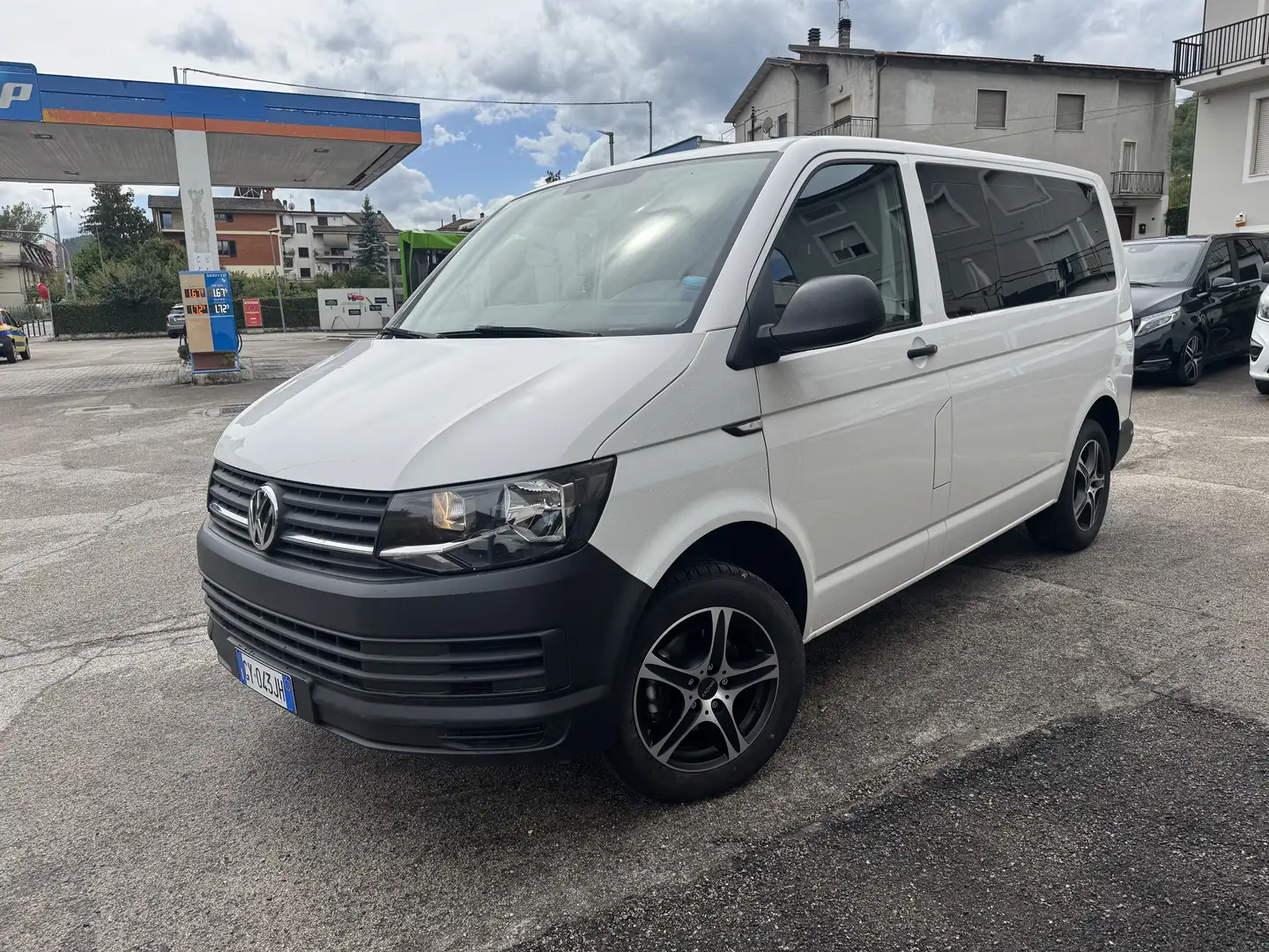 Volkswagen T6 Multivan 2.0 tdi Trendline 9 posti - 1