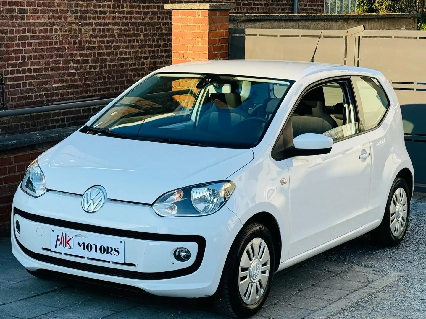 Volkswagen up! 1.0i ESSENCE GARANTIE 12MOIS AIRCO EURO5 Wit - 1