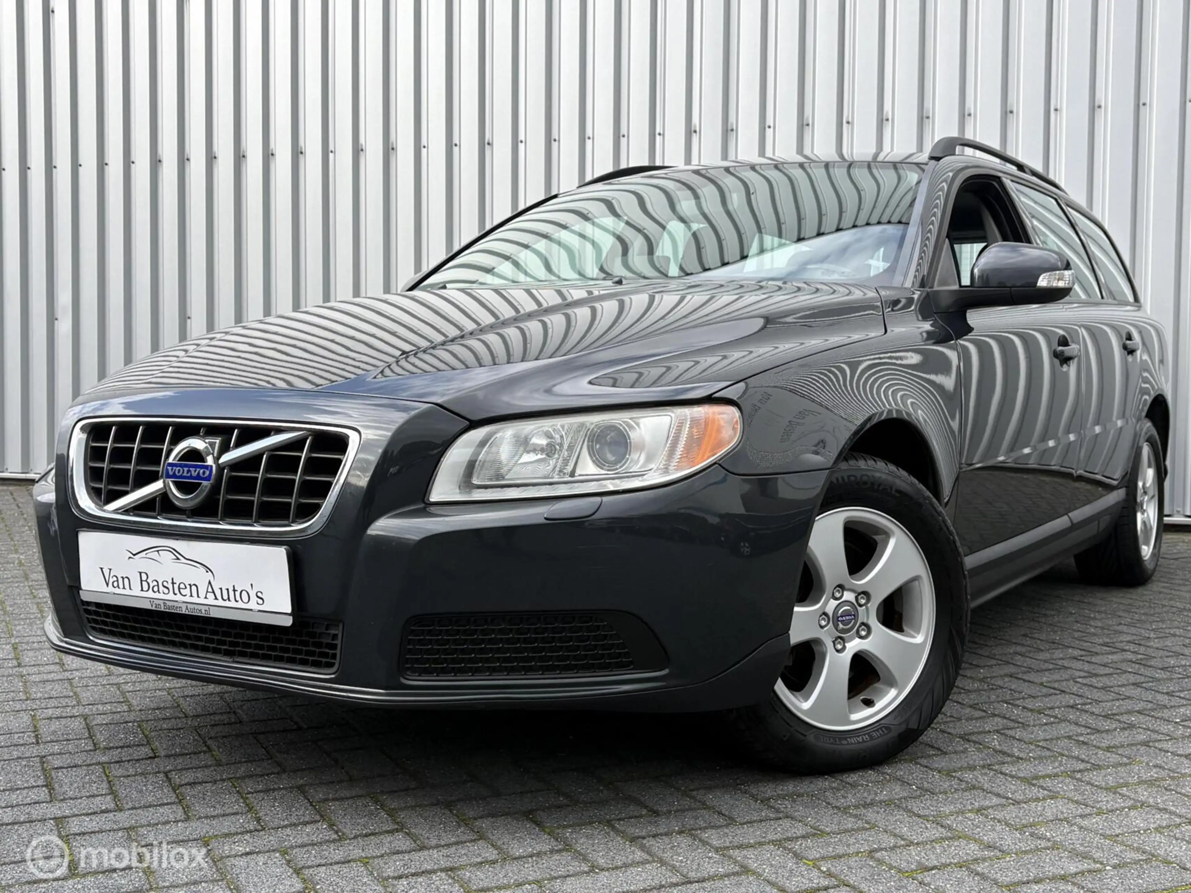 Volvo V70 2.0D Momentum | Xenon | Navi | Clima | Hifi pro | — photo 4