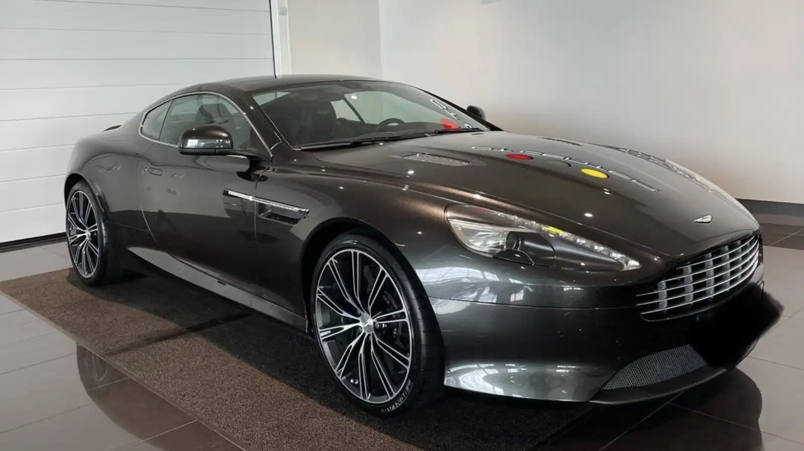 Aston Martin Coupé 5.9 v12 517cv