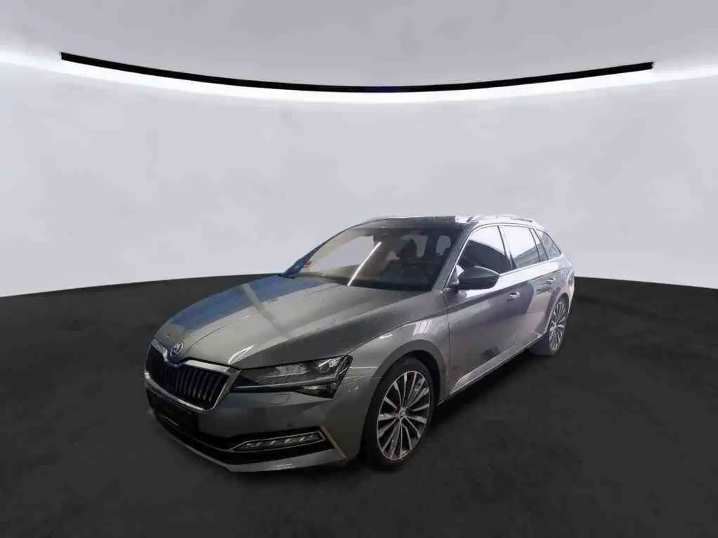 Skoda Superb Combi 2.0 TDI L&K 4x4 PANO AHK 360° Grau - 1