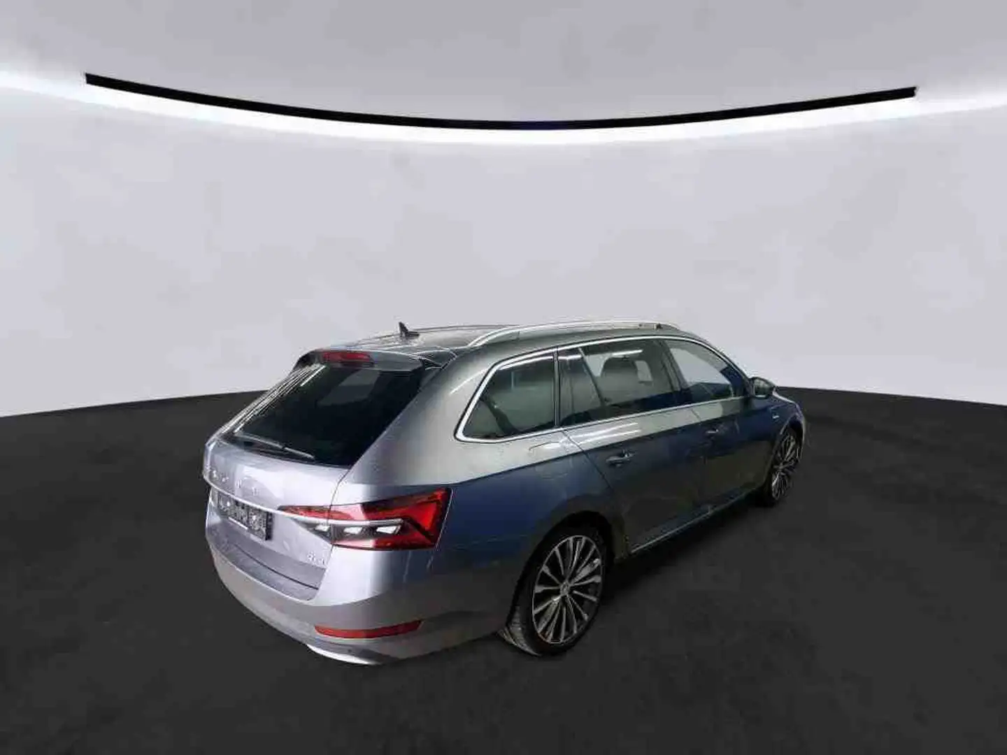 Skoda Superb Combi 2.0 TDI L&K 4x4 PANO AHK 360° Grau - 2