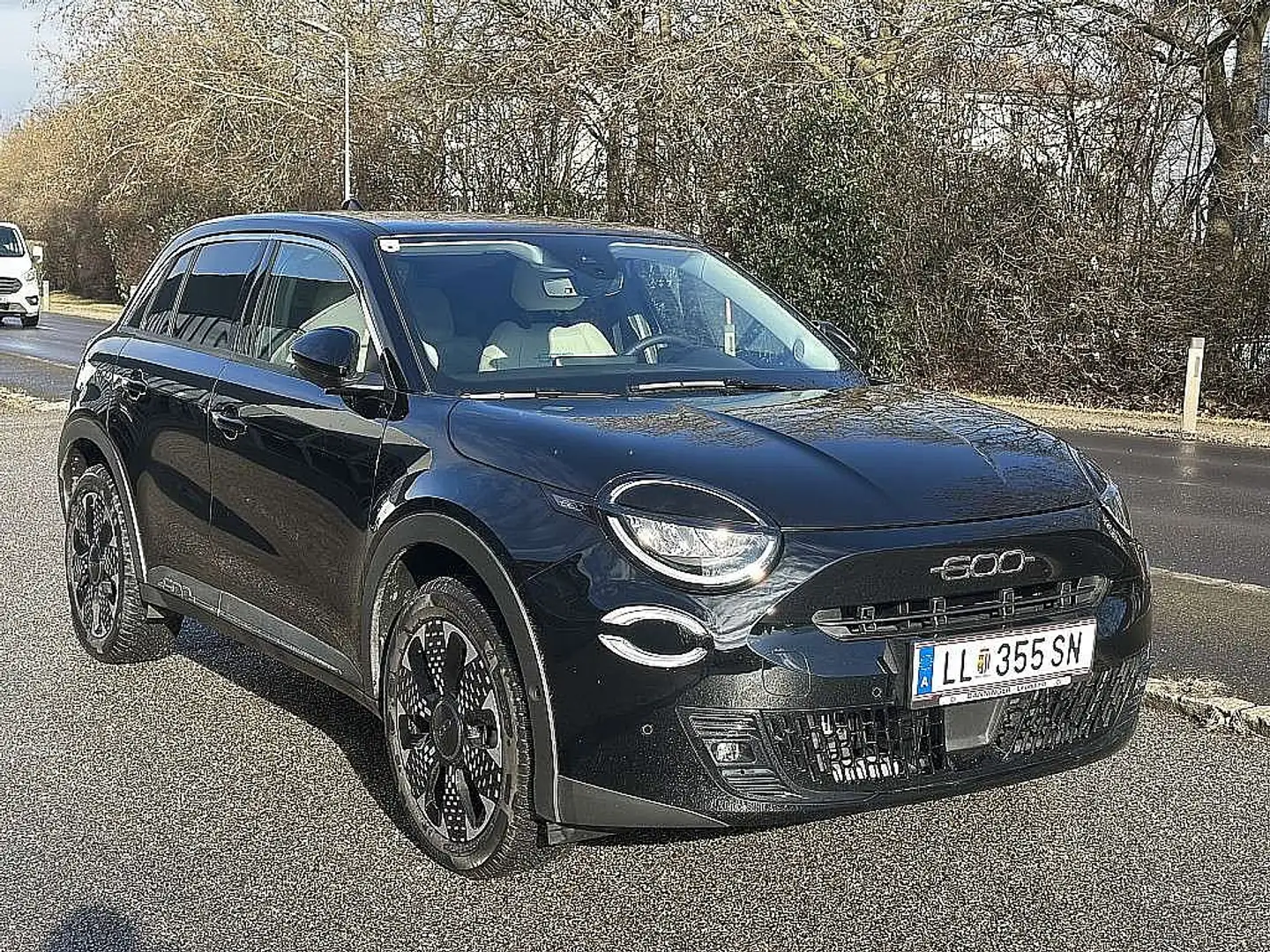 Fiat 600 Hybrid 100 6-Gang eDCT La Prima Schwarz - 2