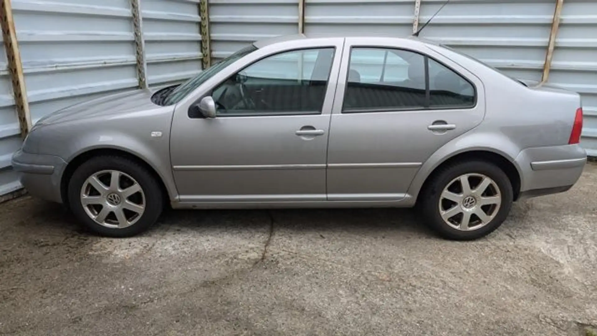 Volkswagen Bora 1.6 Limousine Pacific*Klima*Alufelgen* Gri - 2