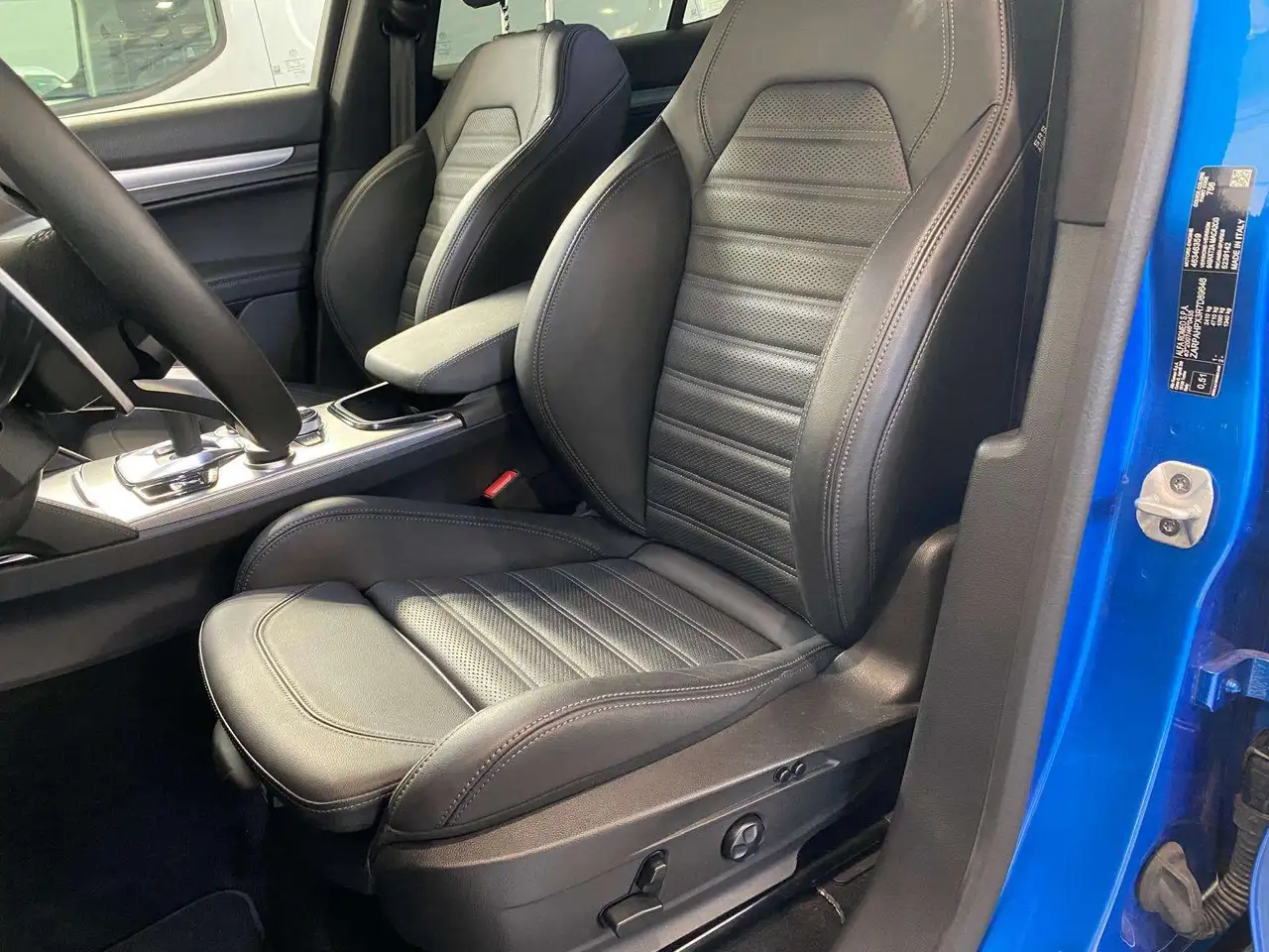 Alfa Romeo Stelvio 2025
