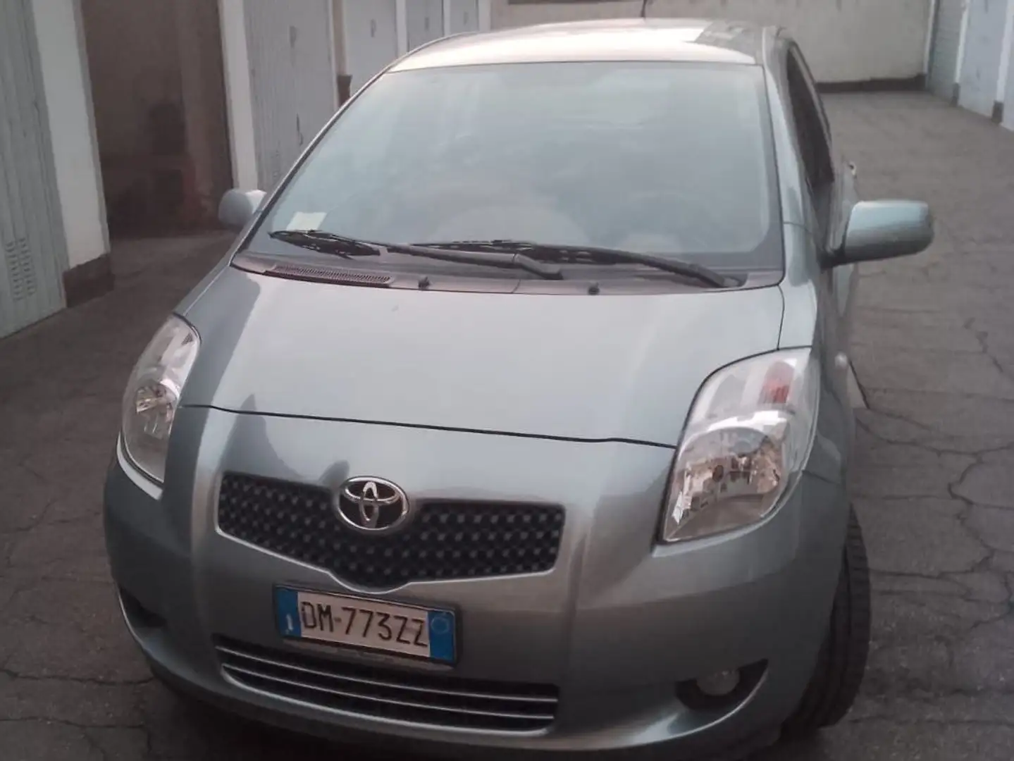 Toyota Yaris Yaris II 2005 5p 1.3 Navy Grigio - 1