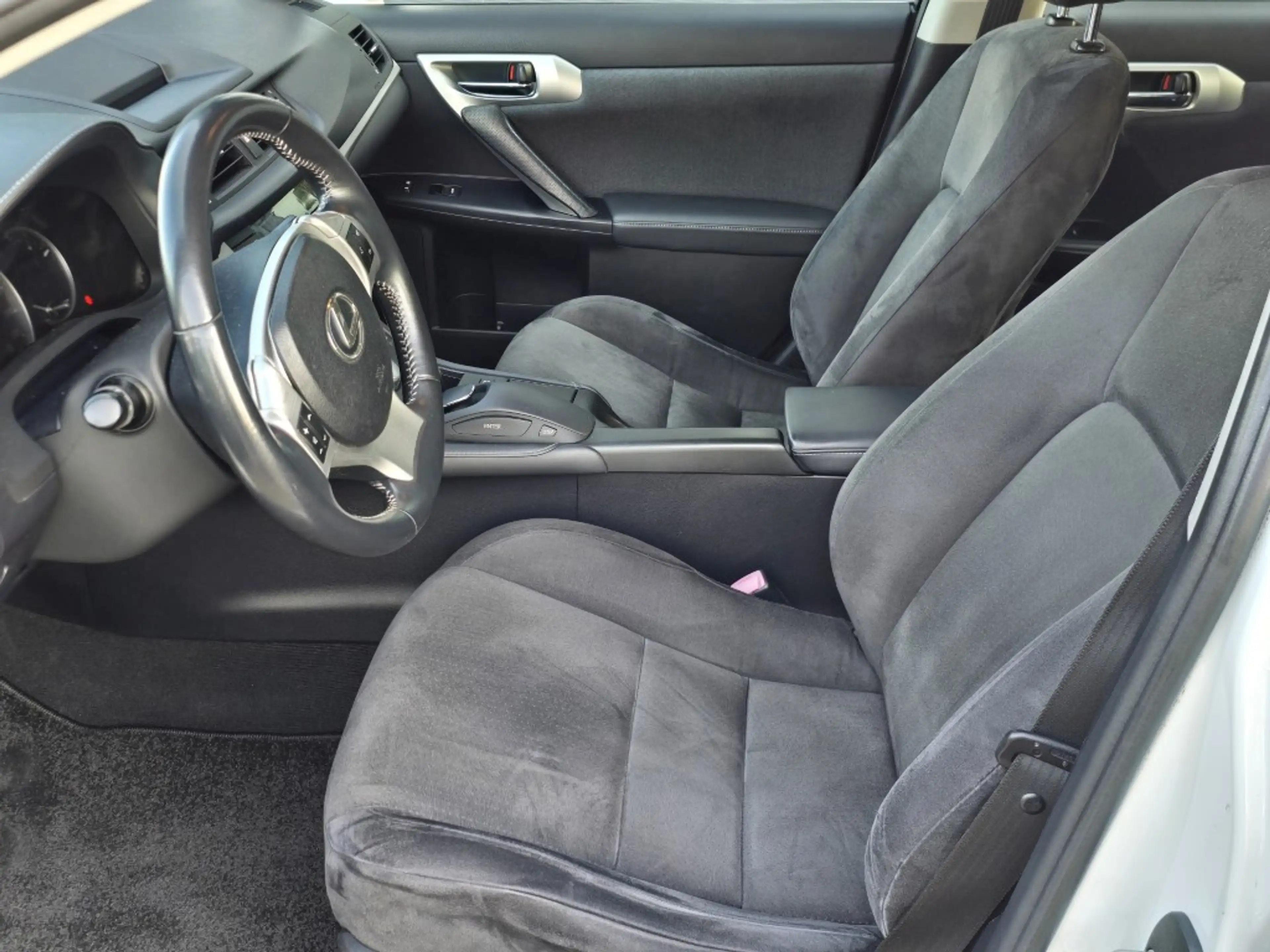 Lexus CT 200h Hybrid ZEER MOOI EN PERFECT ONDERHOUDEN — photo 11