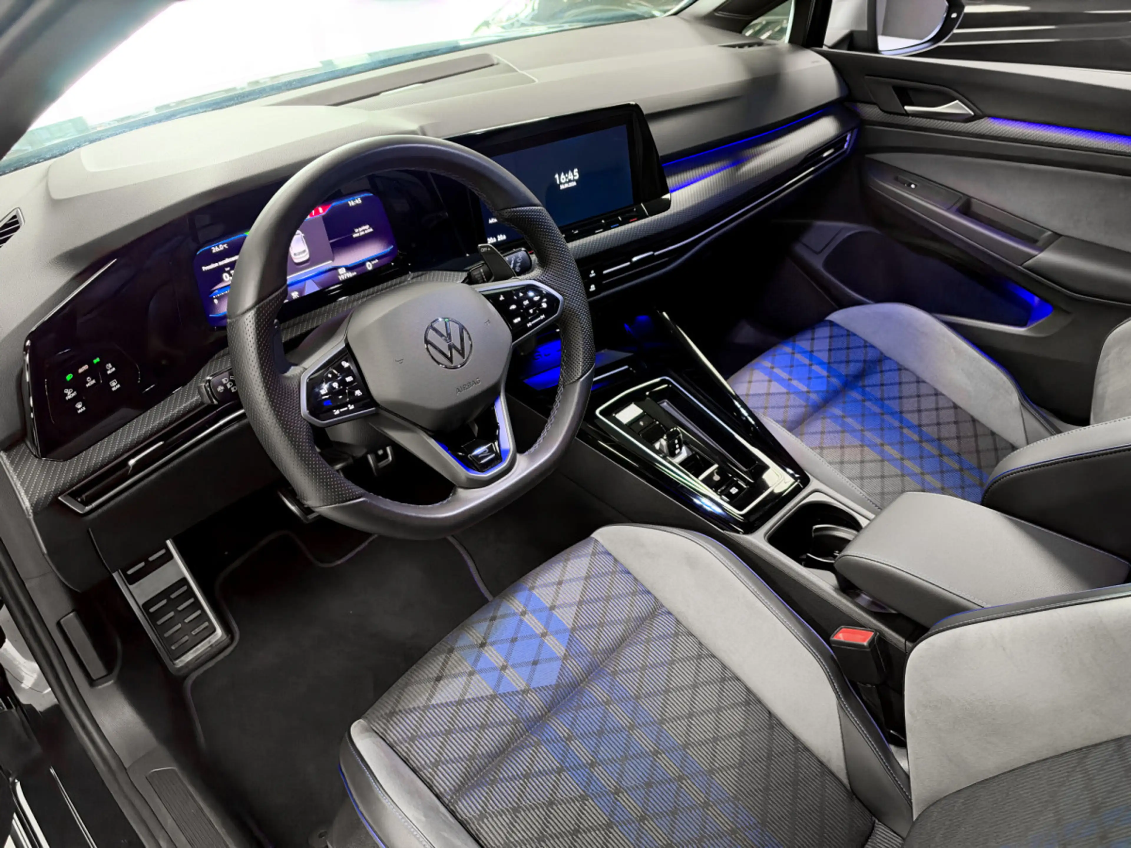 Volkswagen Golf R 2.0 TSI R DSG 4 Motion — photo 9