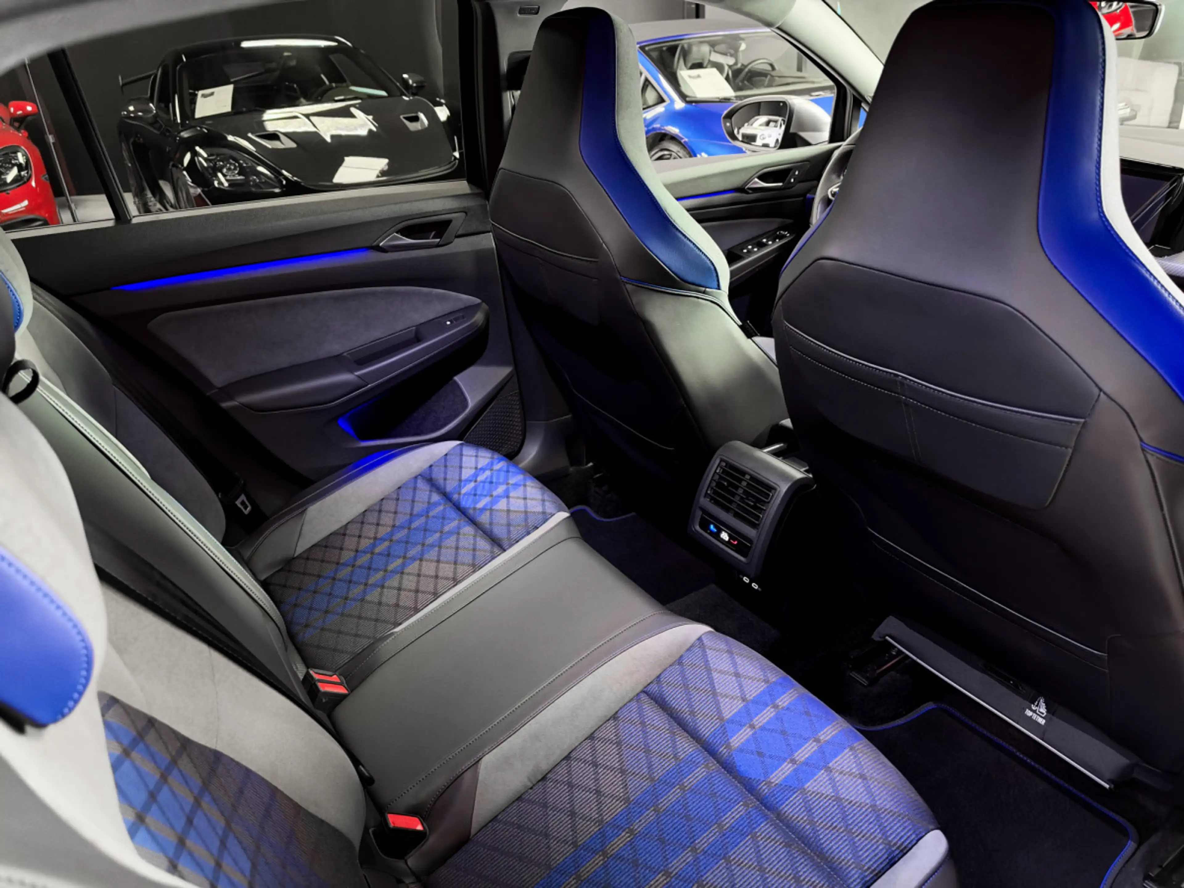 Volkswagen Golf R 2.0 TSI R DSG 4 Motion — photo 11
