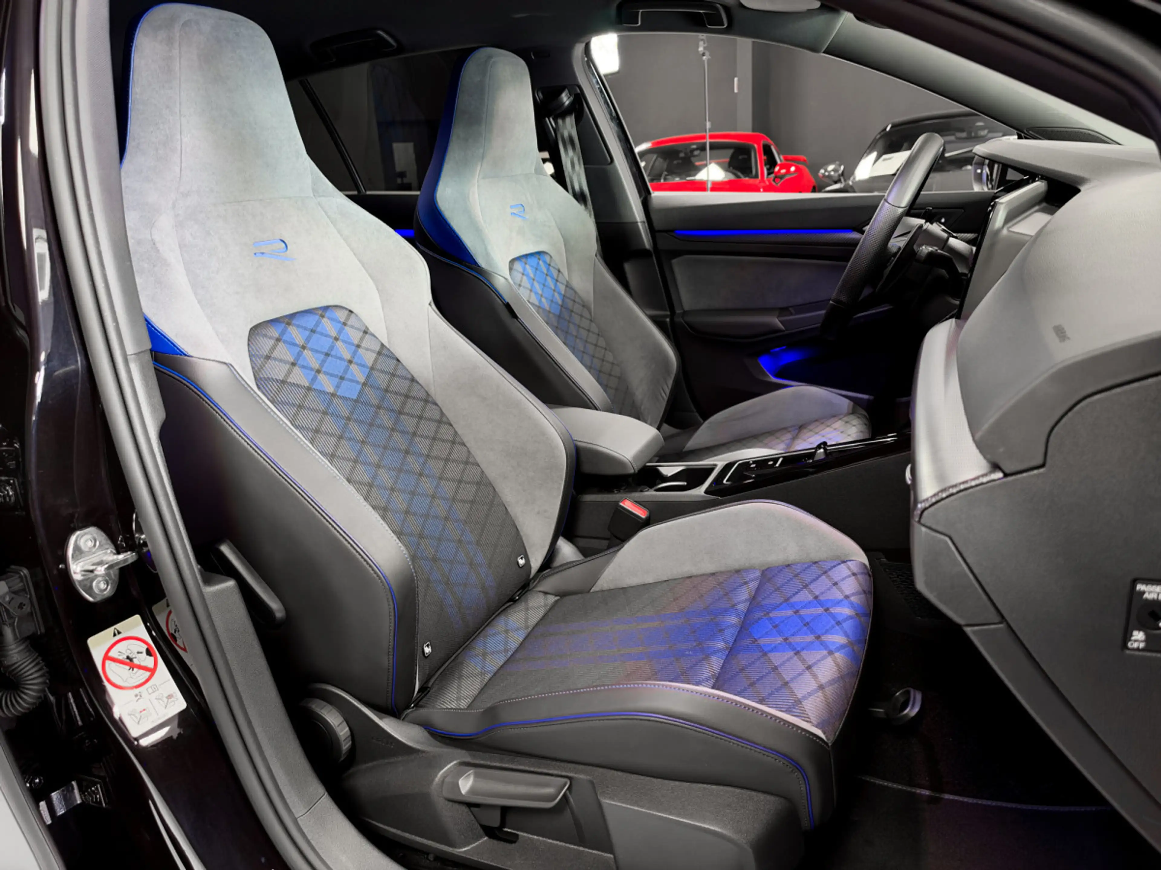 Volkswagen Golf R 2.0 TSI R DSG 4 Motion — photo 10