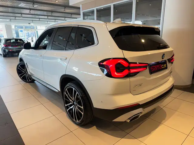 BMW X3 view 5